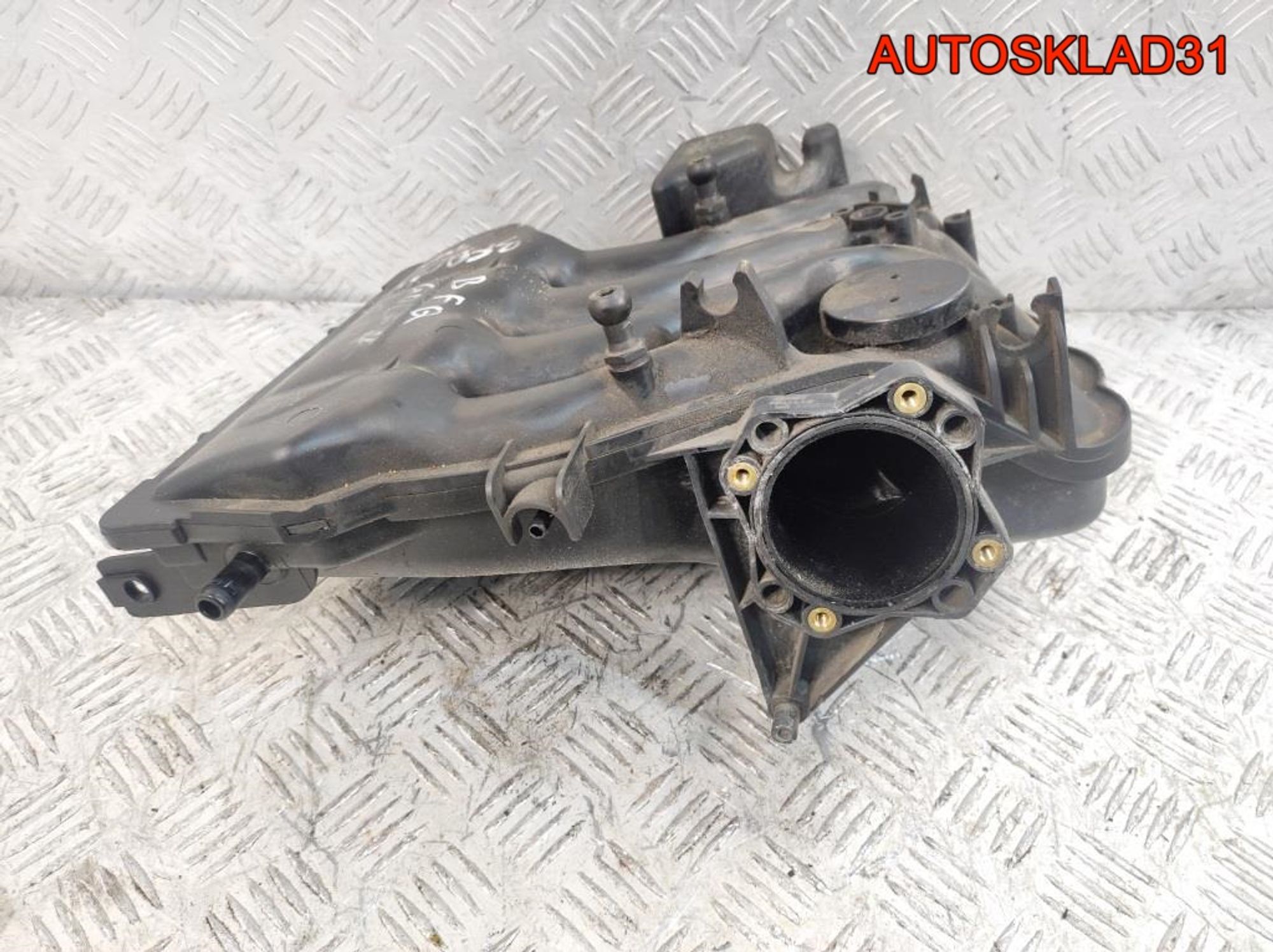 Коллектор впускной верхняя часть VW Golf 4 1,6 BFQ 06A133203BM, 8000 рублей, Дубовое