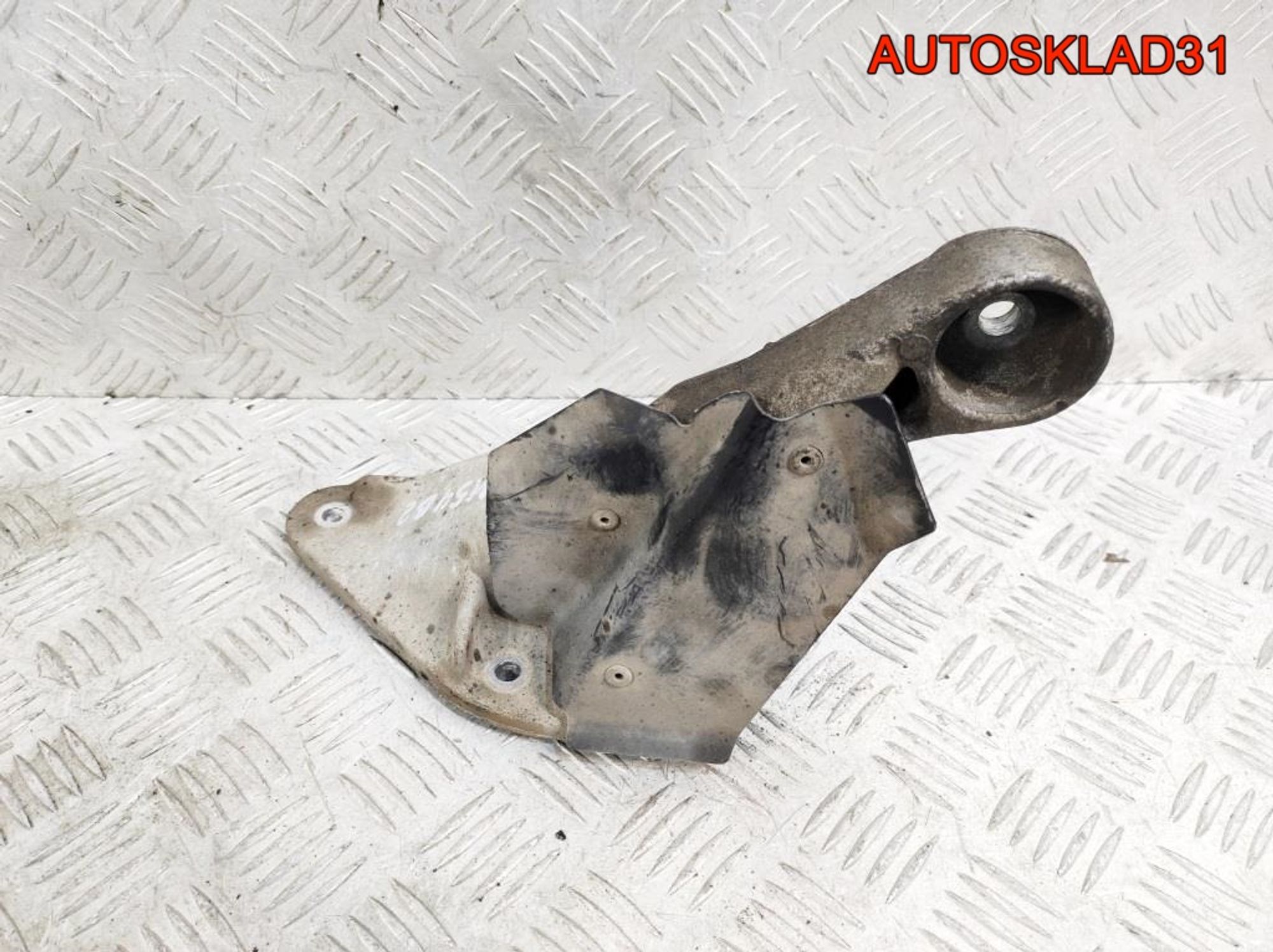 Кронштейн двигателя правый BMW E46 2,5 M54B25 22116750852, 1400 рублей, Дубовое