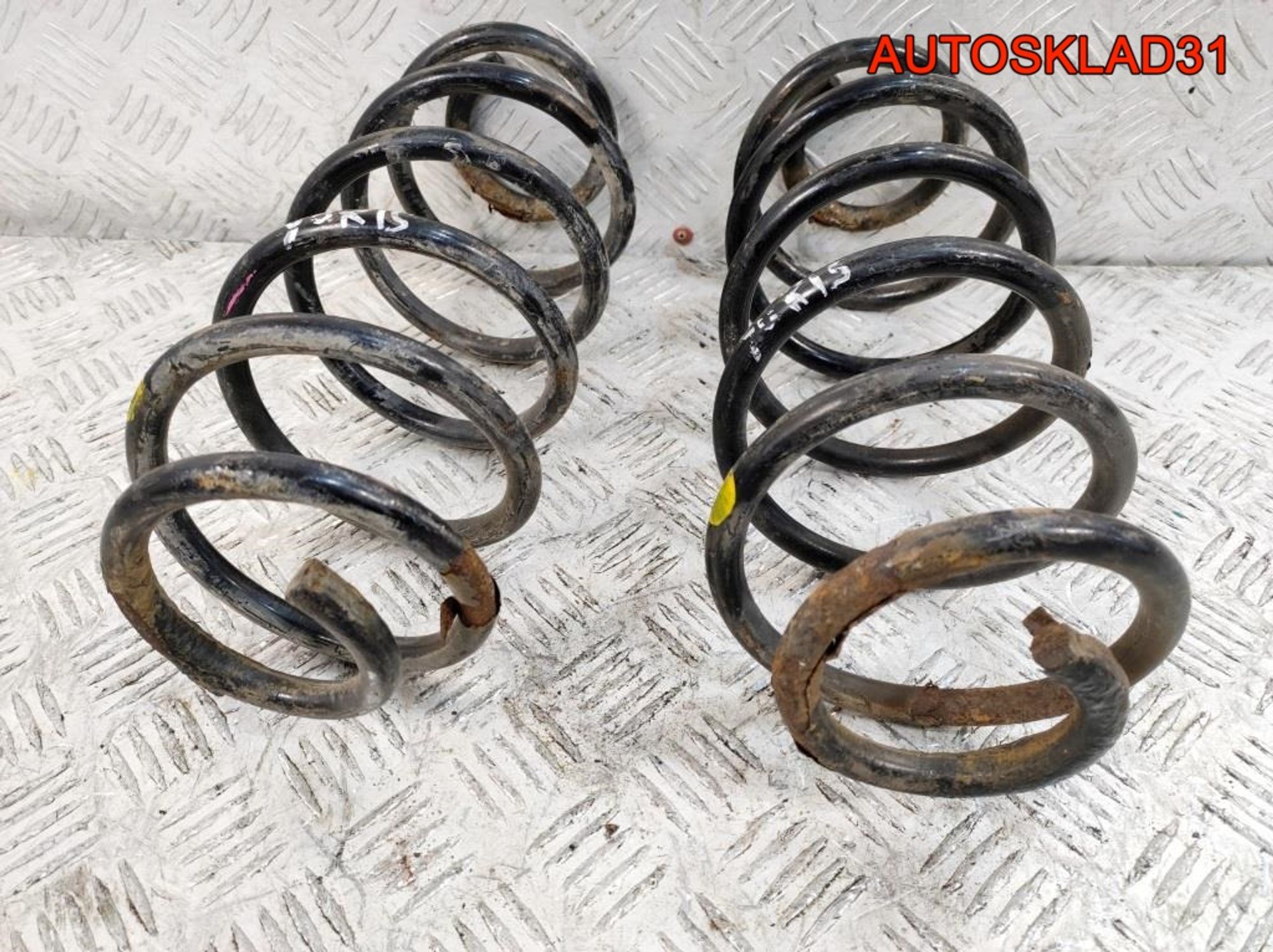 Пружина подвески задняя Комплект Toyota Yaris 1.3 1NR 482310D170, 2000 рублей, Дубовое