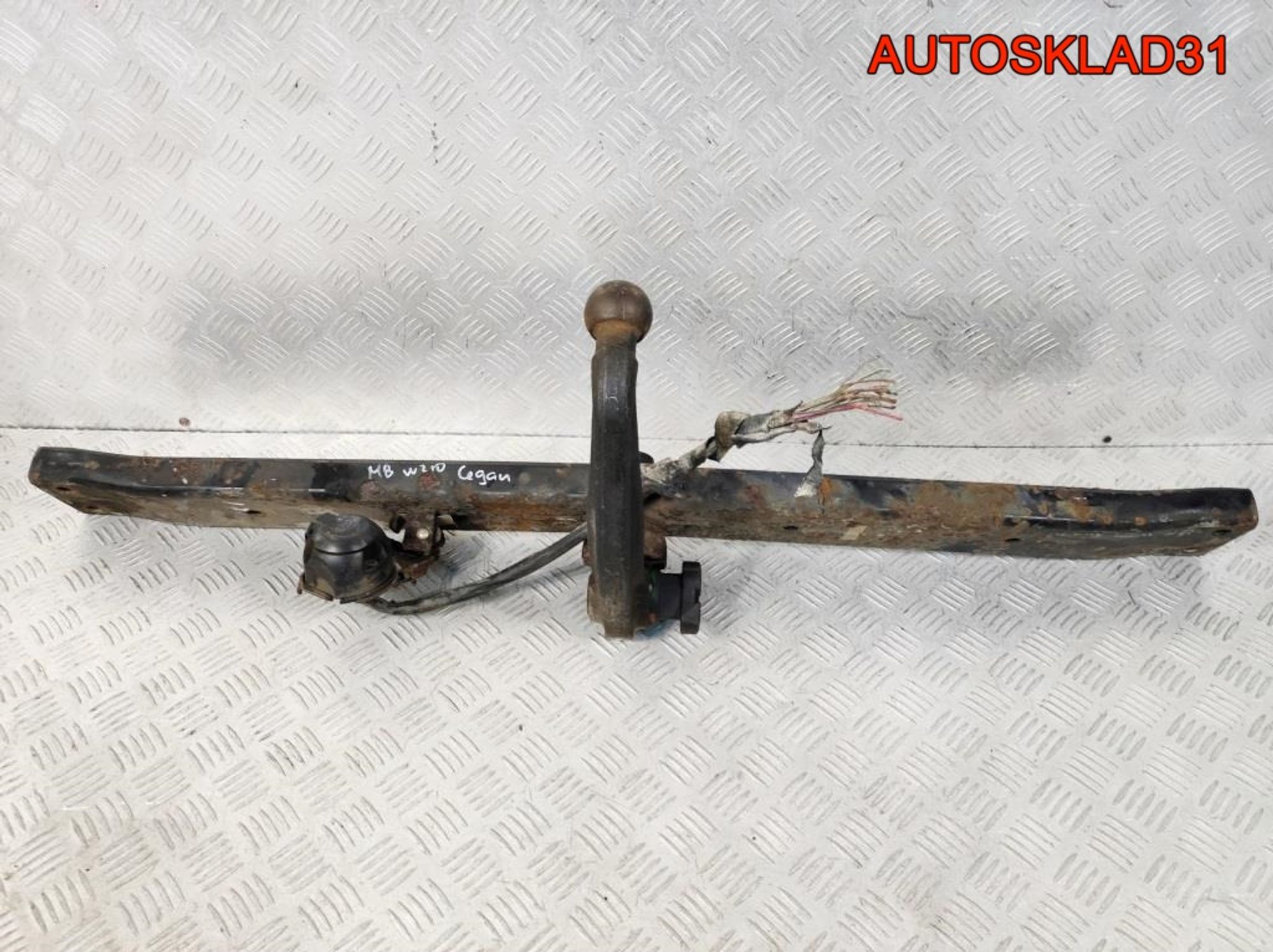 Фаркоп Mercedes Benz W210 A2103100937 Седан, 18000 рублей, Дубовое