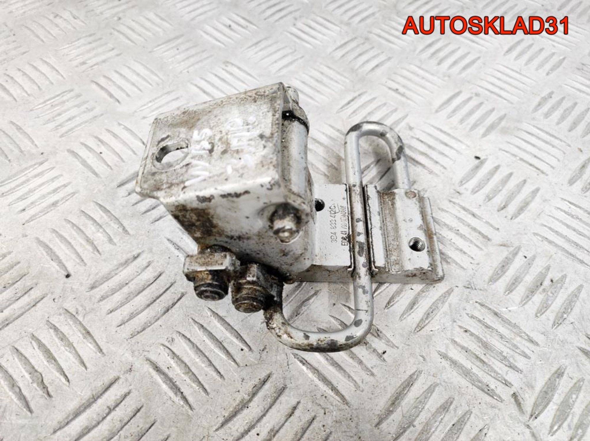 Петля двери задняя правая нижняя VW Passat B5, 700 рублей, Дубовое