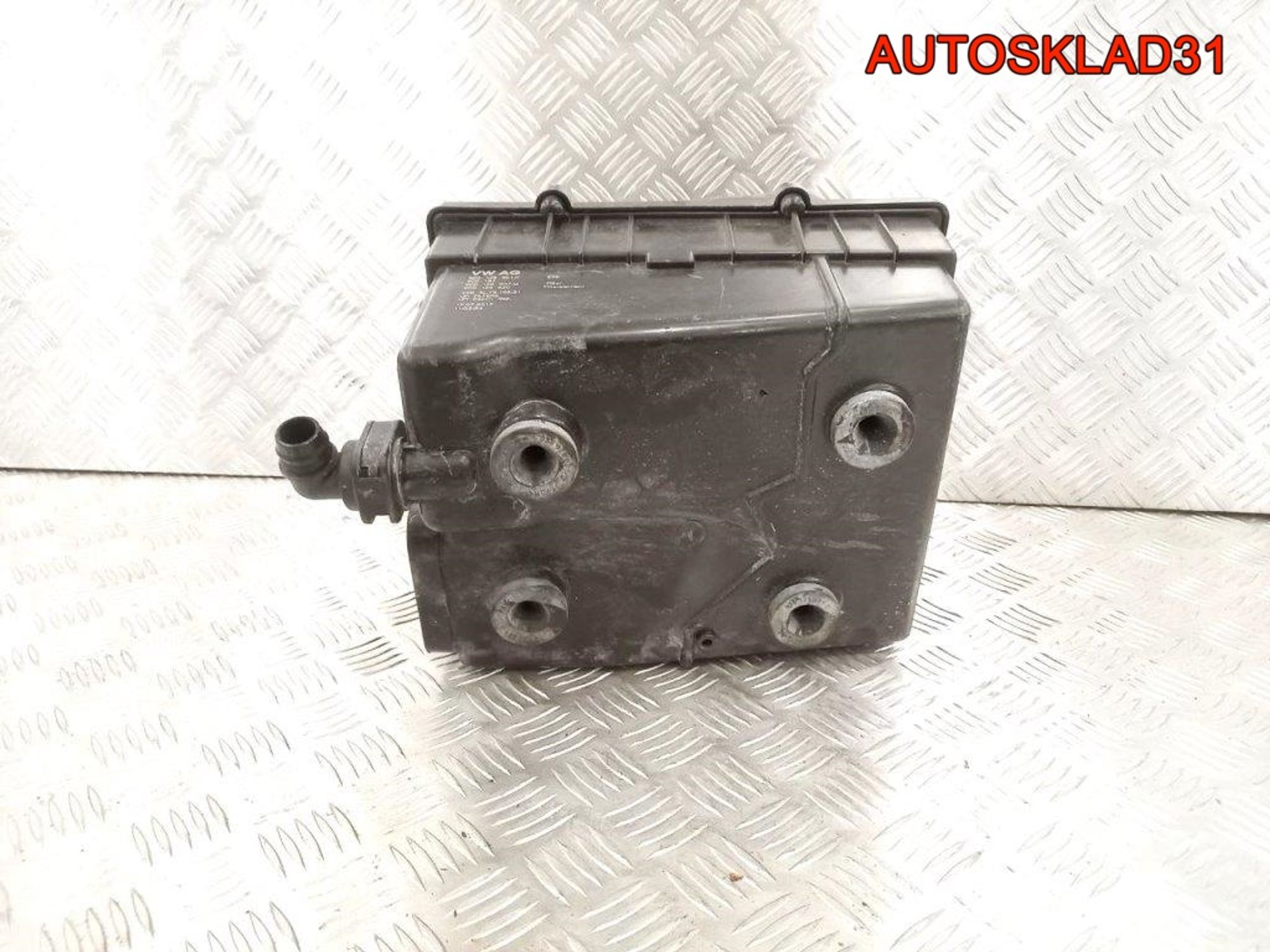 Корпус воздушного фильтра Skoda Rapid 6C0129601K, 1800 рублей, Дубовое