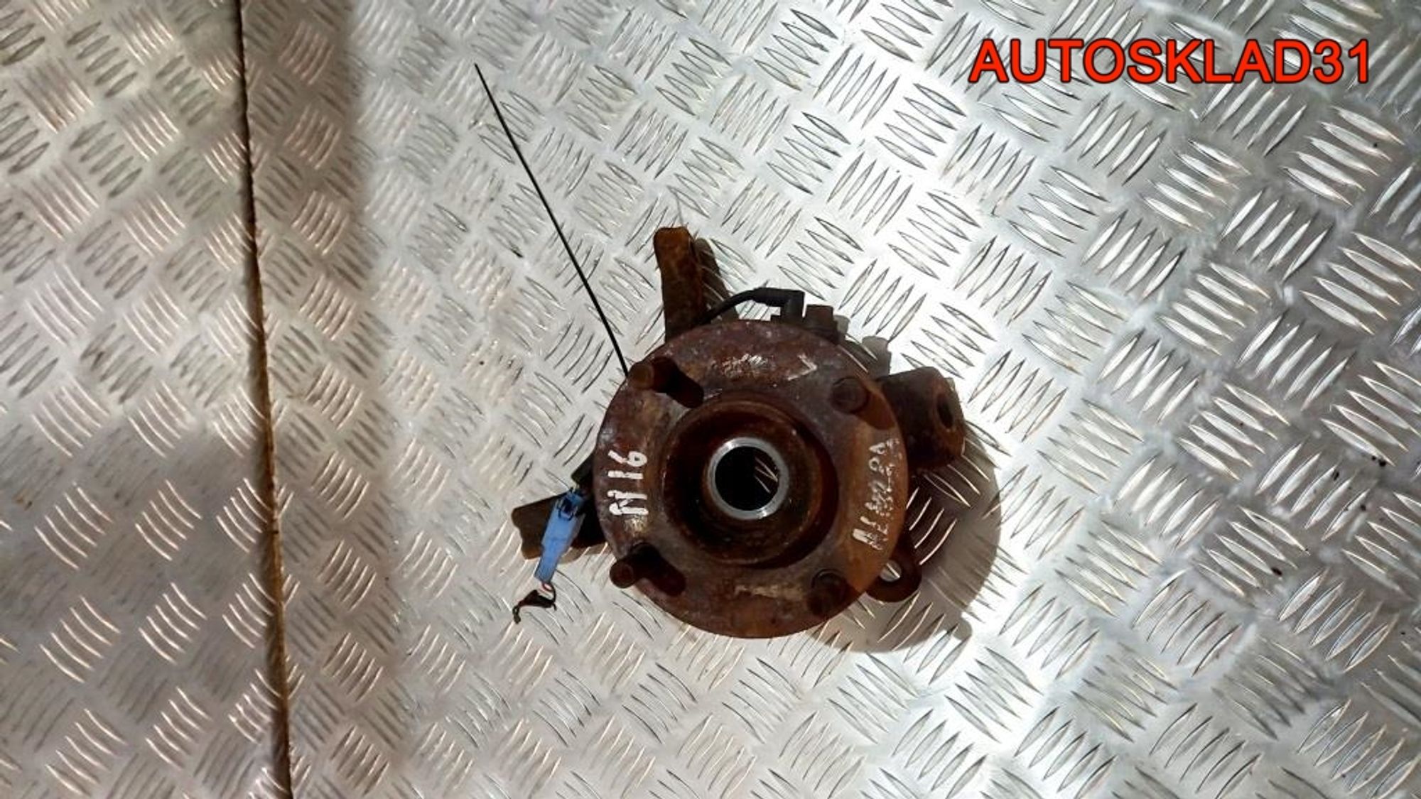 Кулак поворотный передний левый в сборе Nissan Almera N16 400154M400, 2500 рублей, Дубовое