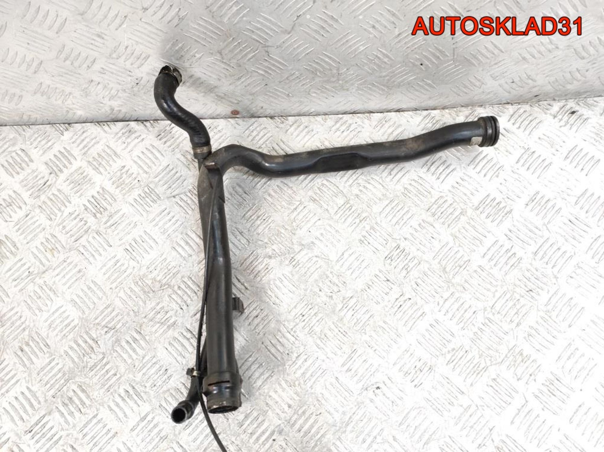 Трубка охлаждающей жидкости Audi A6 C5 3,0 BBJ 06C121071C, 1000 рублей, Дубовое