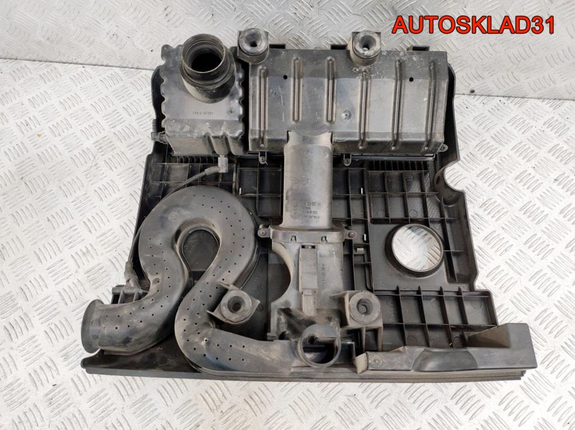 Корпус воздушного фильтра VW Polo 4 1,2 BME 03E129607H, 2300 рублей, Дубовое