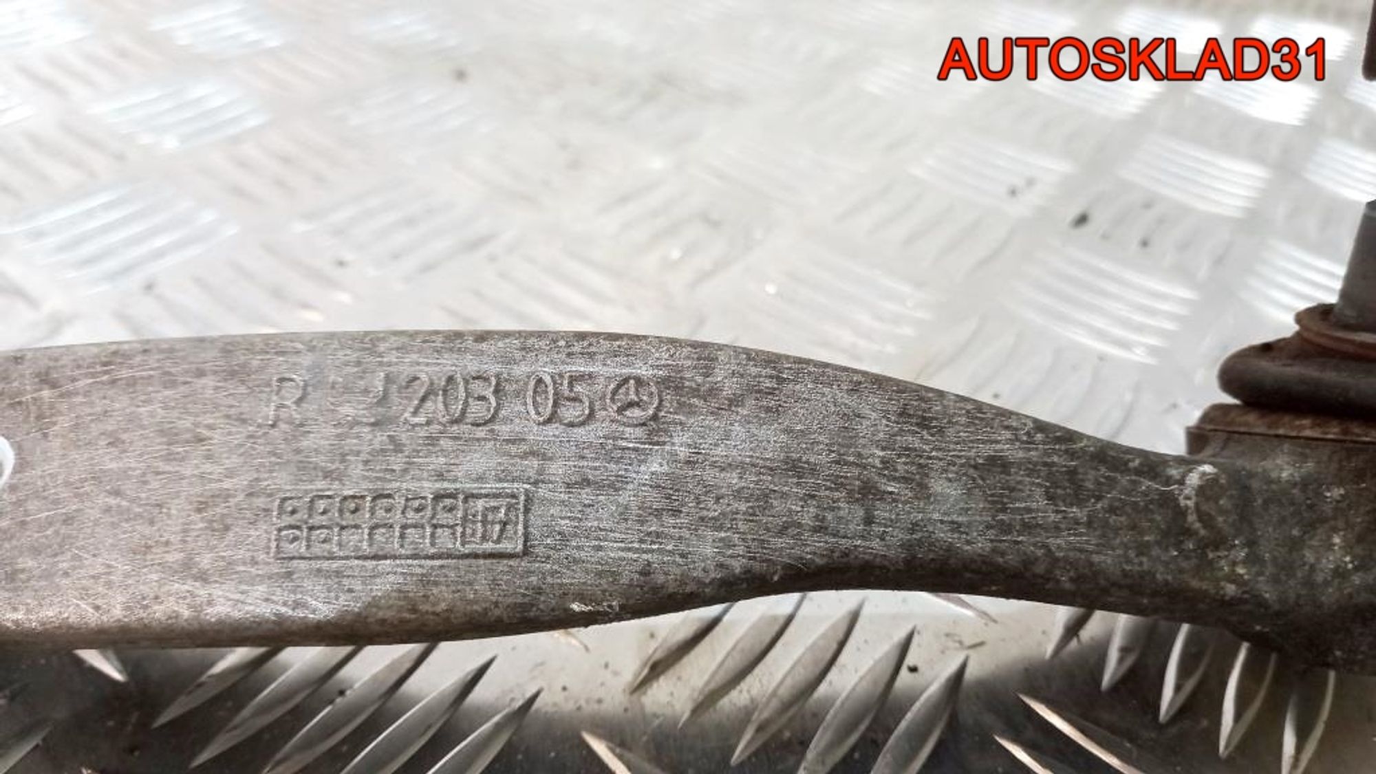 Рычаг передний верхний правый Mercedes Benz W204 A2043304411, 2000 рублей, Дубовое