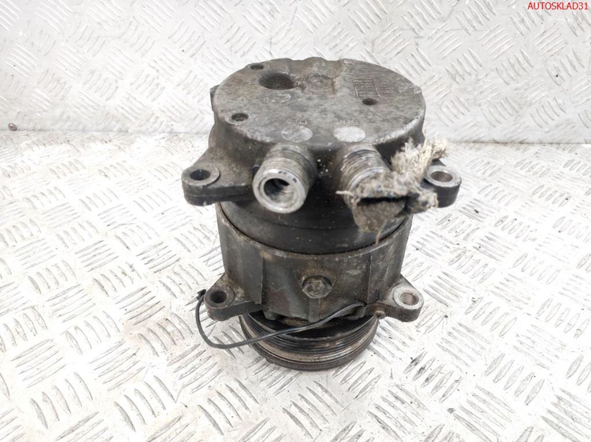 Компрессор кондиционера VW Passat B5 1,6 Бензин HRMG05, 4000 рублей, Дубовое