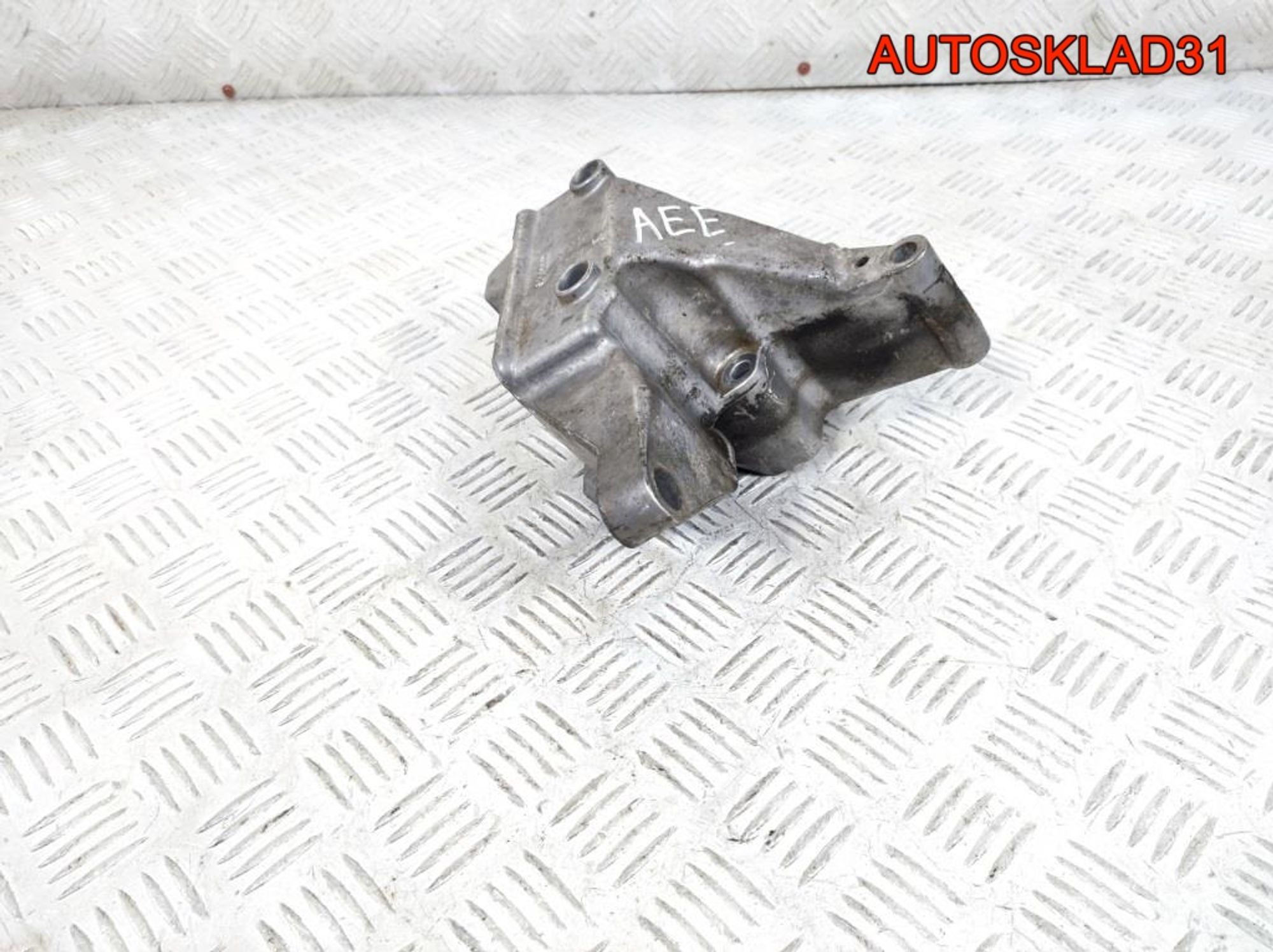 Кронштейн КПП Skoda Octavia A4 1,6 AEE 030199275A, 900 рублей, Дубовое