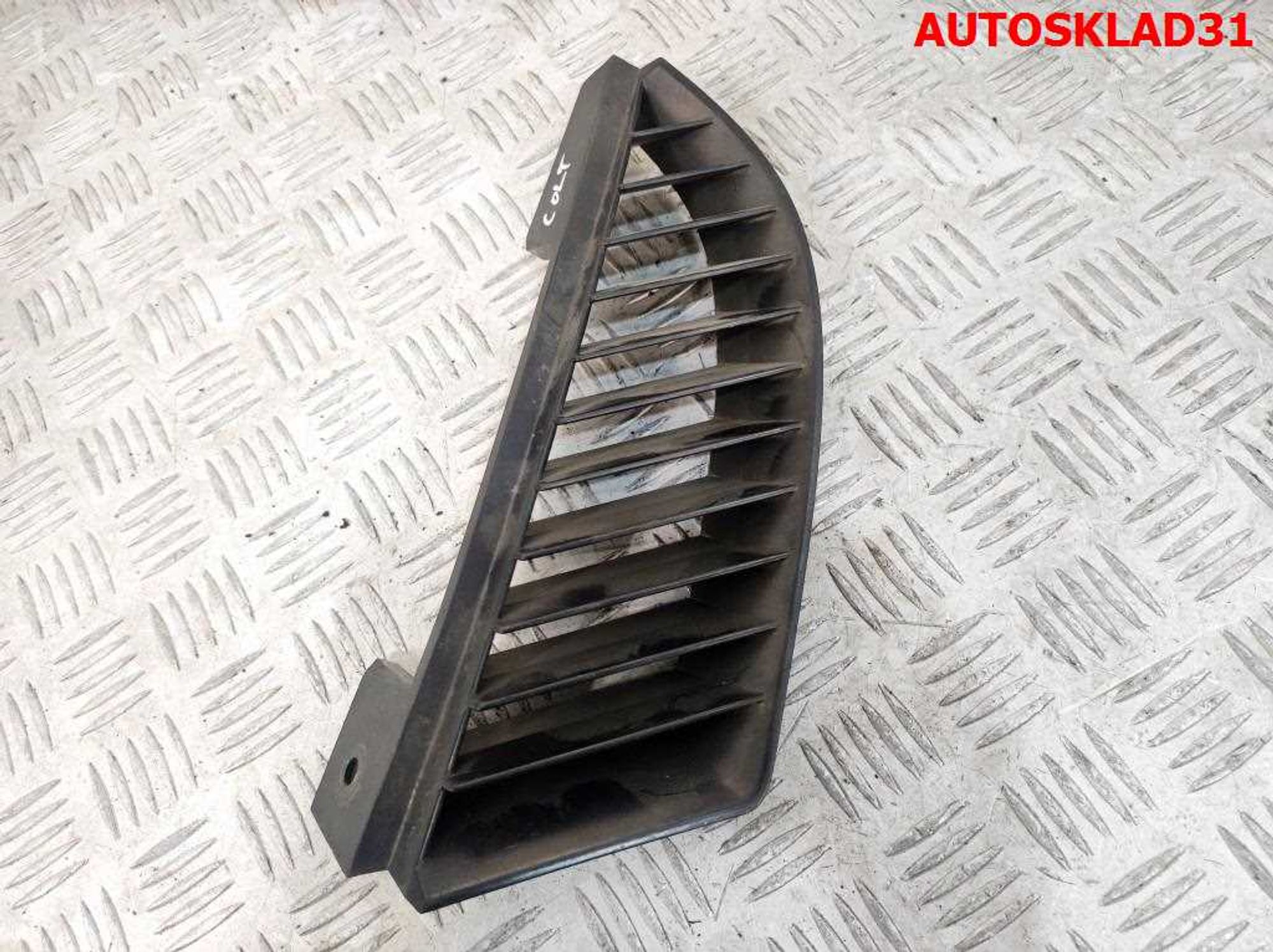 Решетка радиатора левая Mitsubishi Colt 6 MN127773, 1500 рублей, Дубовое