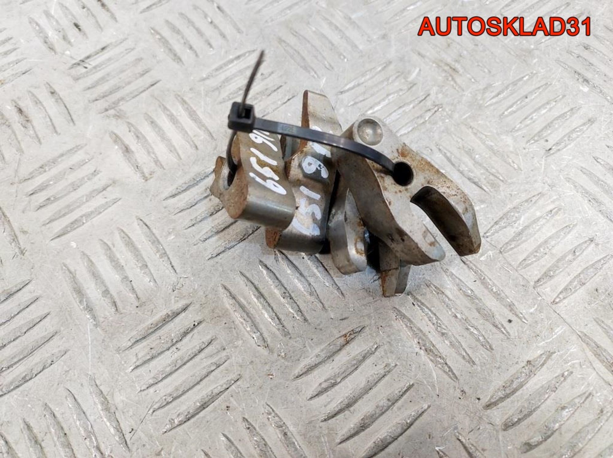 Кронштейн форсунки Mercedes GLK X204 A6510160238, 500 рублей, Дубовое