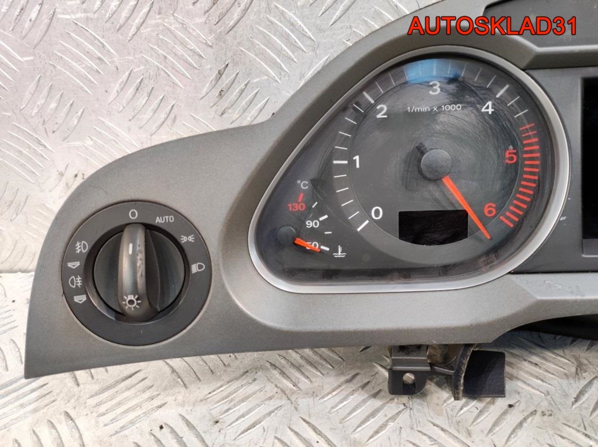 Панель приборов Audi A6 C6 3.0 BMK АКПП 4F0920900S, 9000 рублей, Дубовое