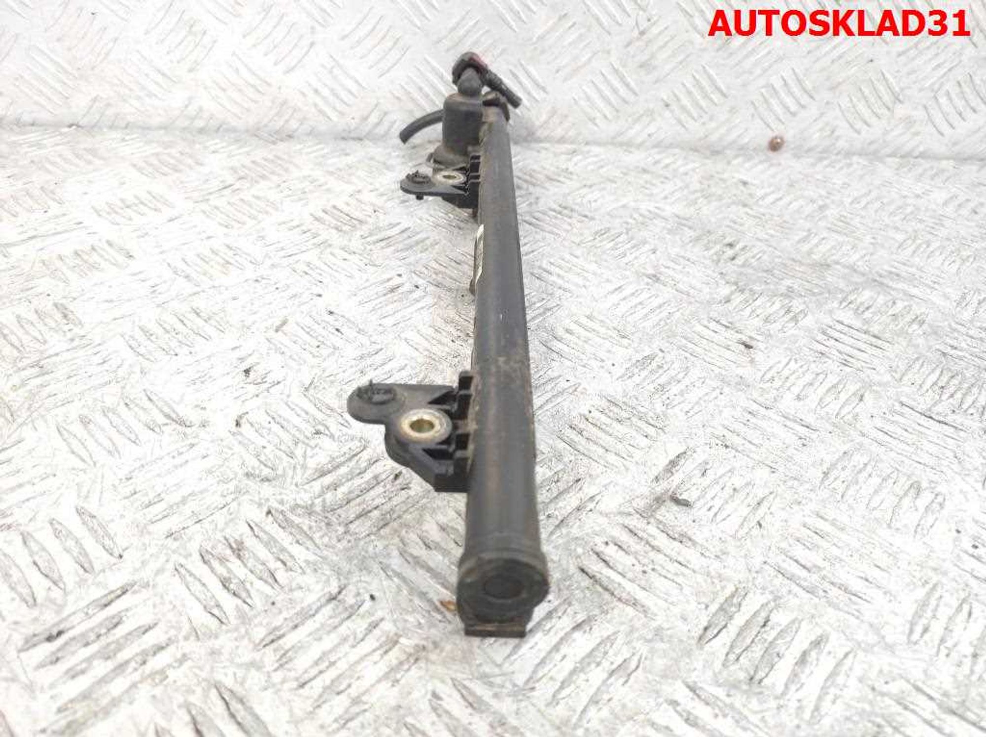 Рейка топливная Ford Fiesta 1,3 A9A 2N1U9D280CA, 1500 рублей, Дубовое