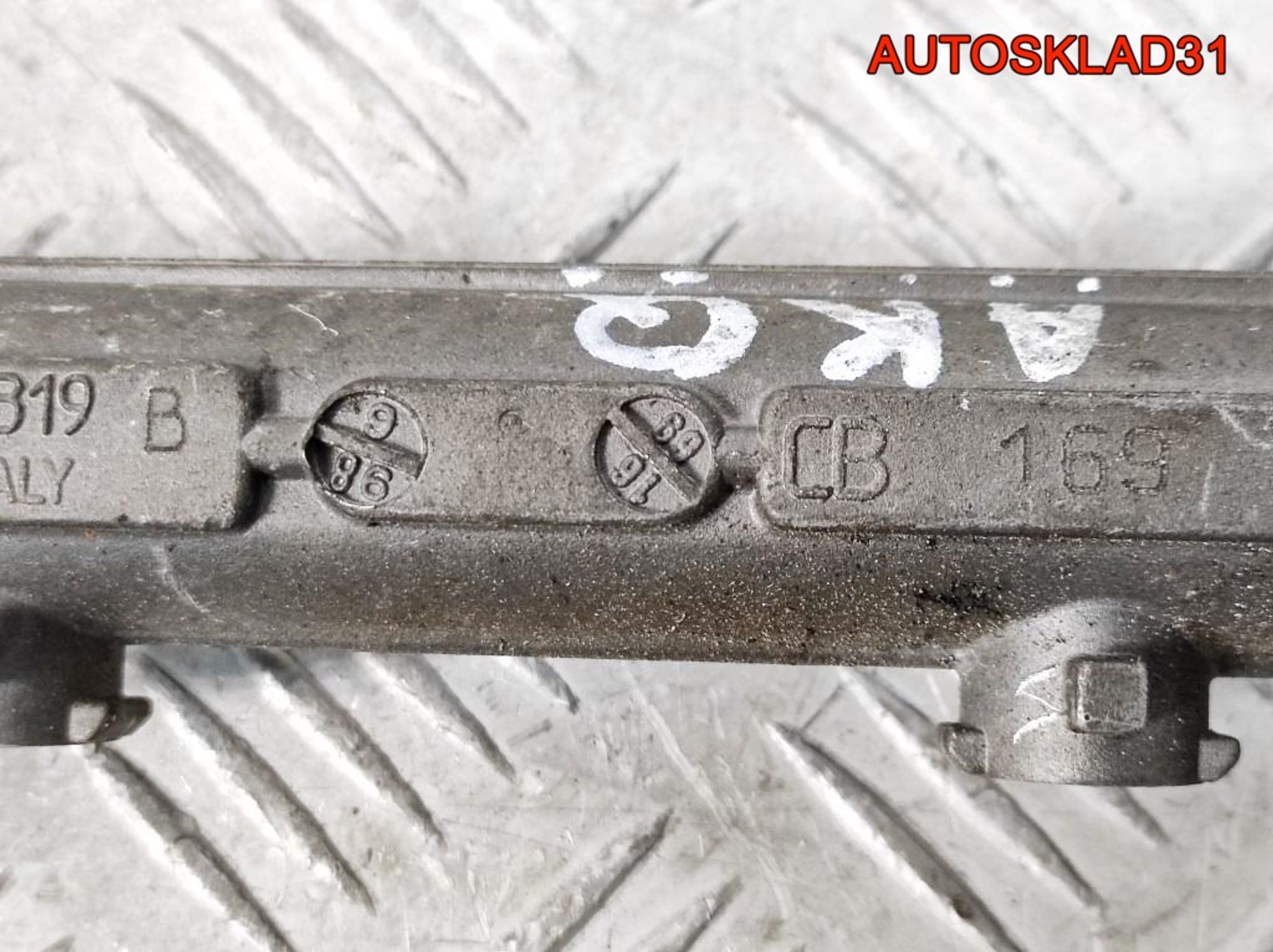 Рейка топливная VW Golf 4 1,4 AKQ 036133319B, 900 рублей, Дубовое