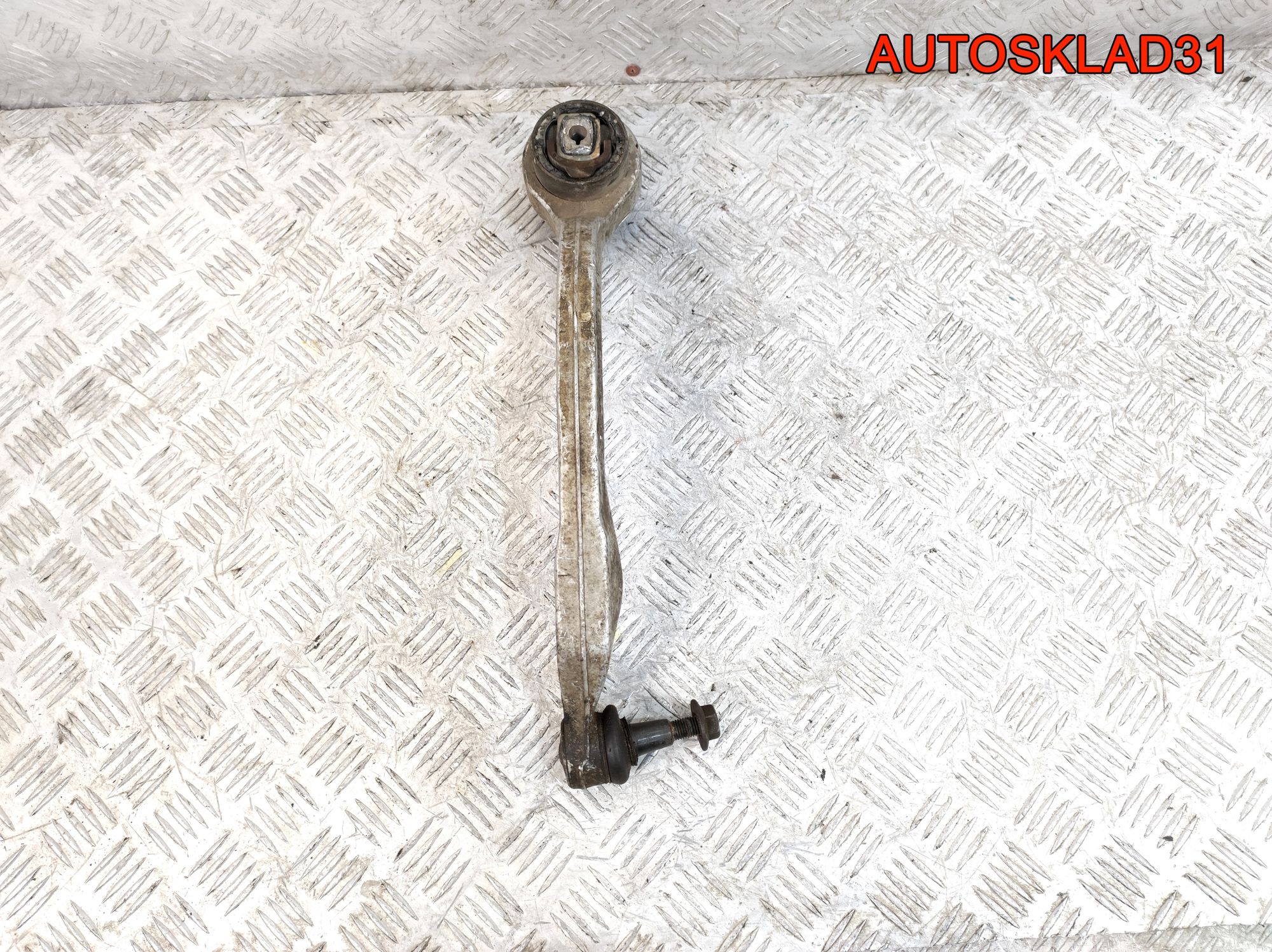 Рычаг передний нижний левый задний VW Passat B5 4D0407695J, 2000 рублей, Дубовое