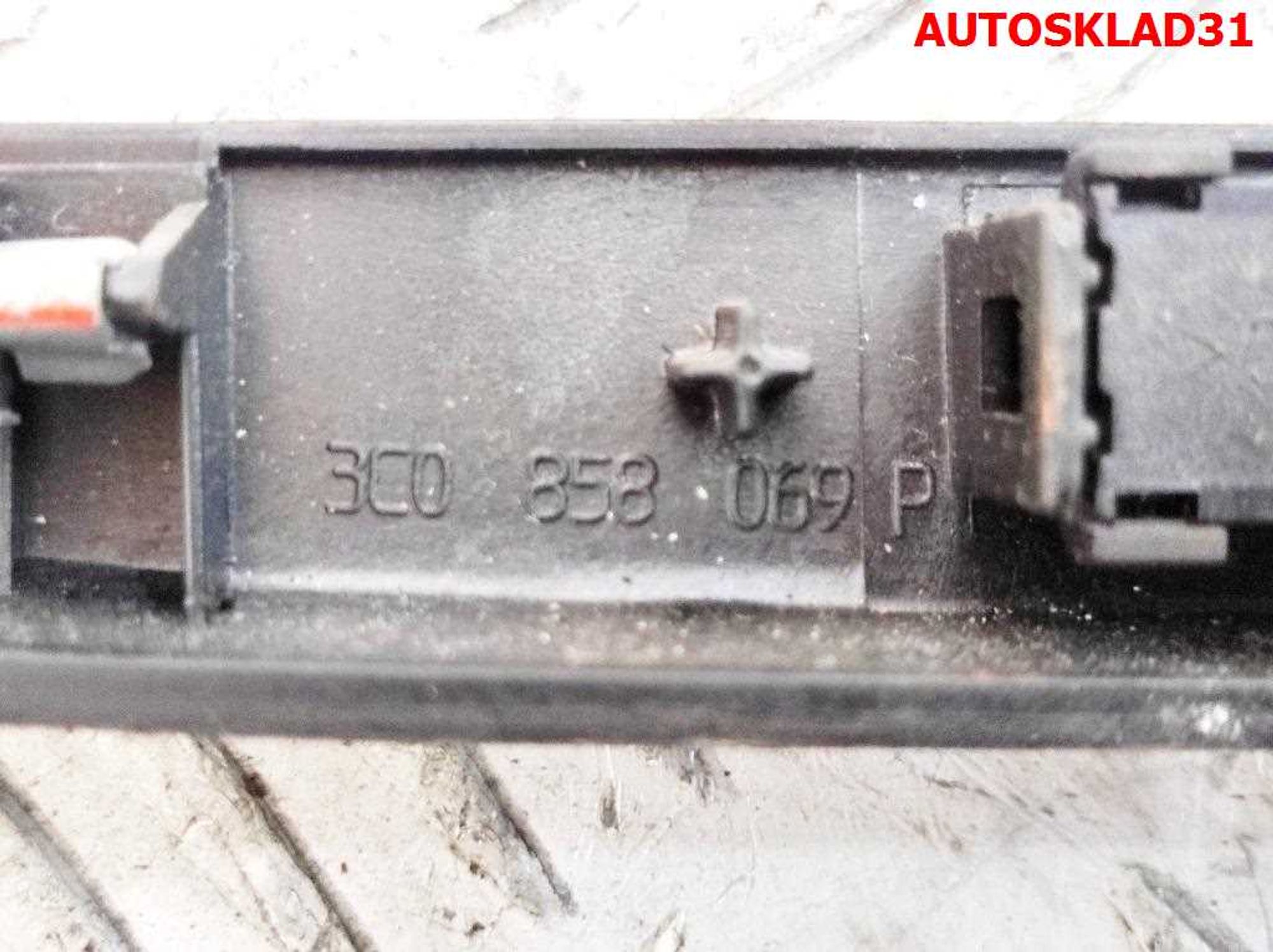Рамка магнитолы VW Passat B6 3C0858069P, 600 рублей, Дубовое