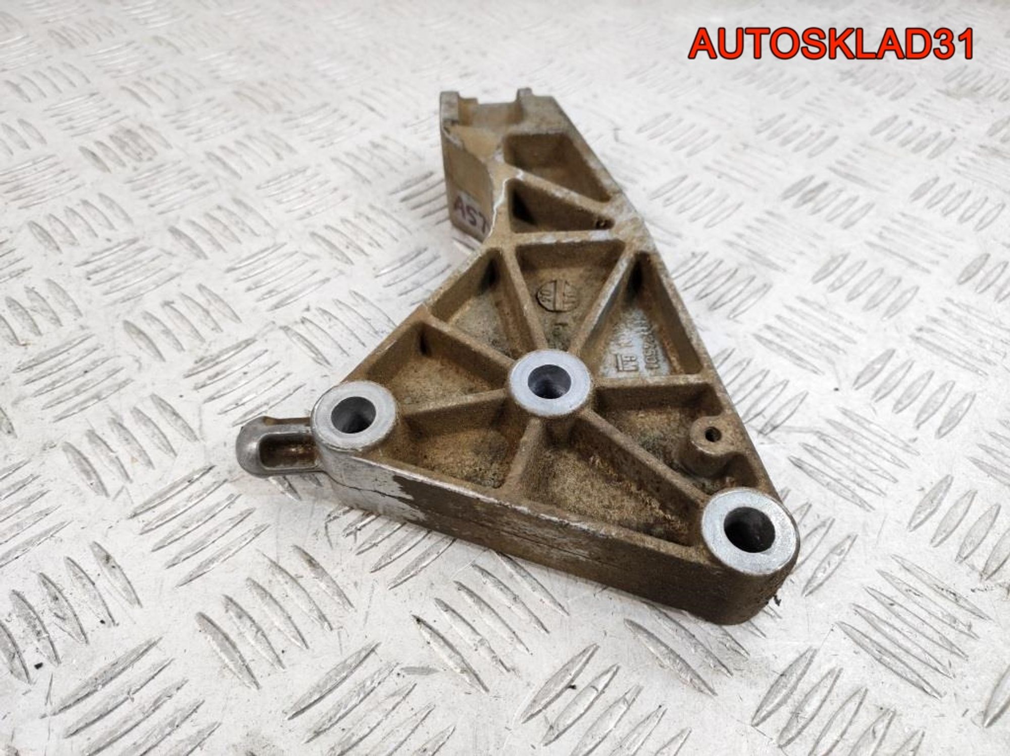 Кронштейн МКПП Opel Astra H 1,6 Z16XER 13174501, 1000 рублей, Дубовое
