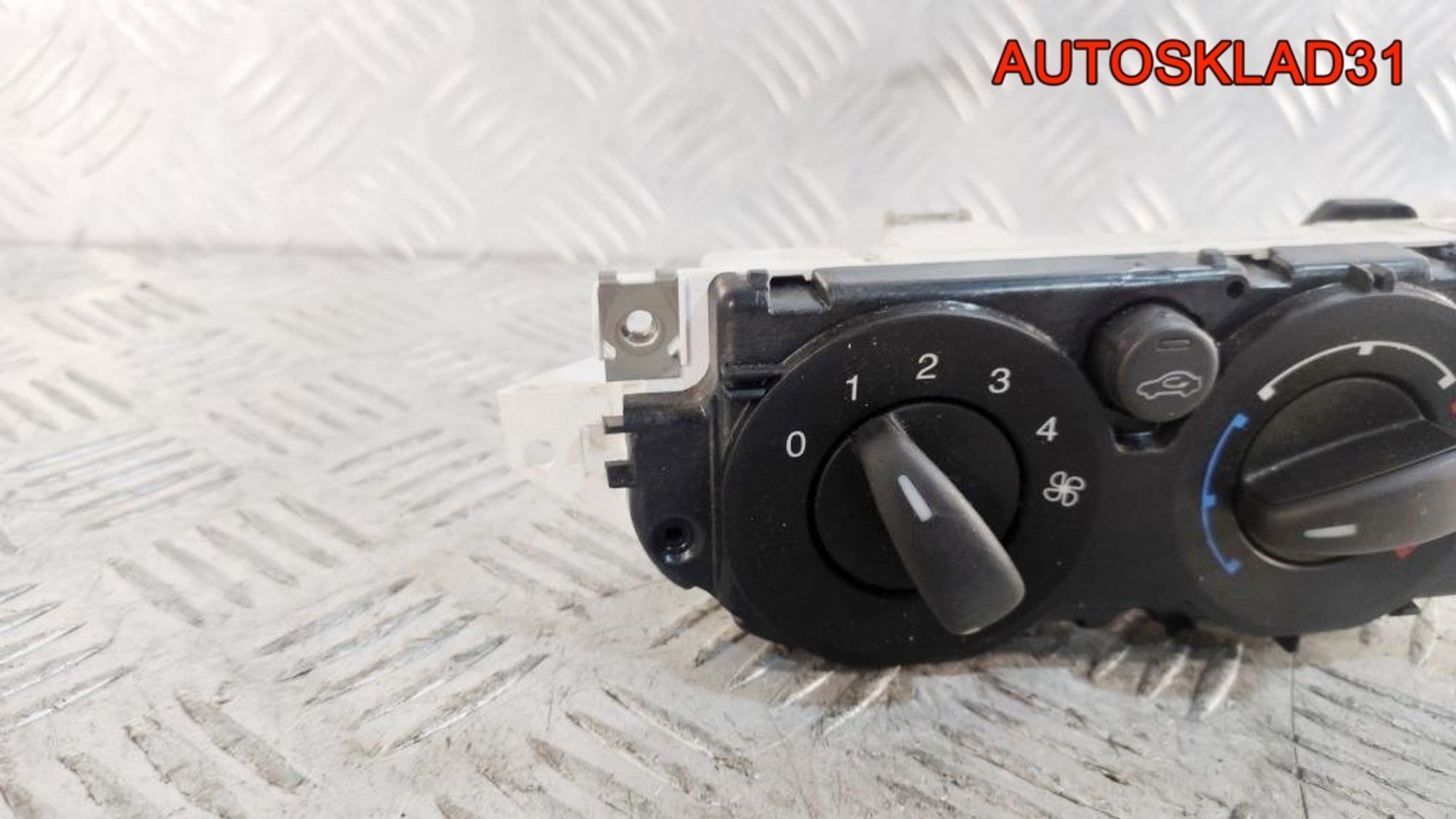 Блок управления отопителем Ford Focus 2 7M5T19980AA, 1000 рублей, Дубовое
