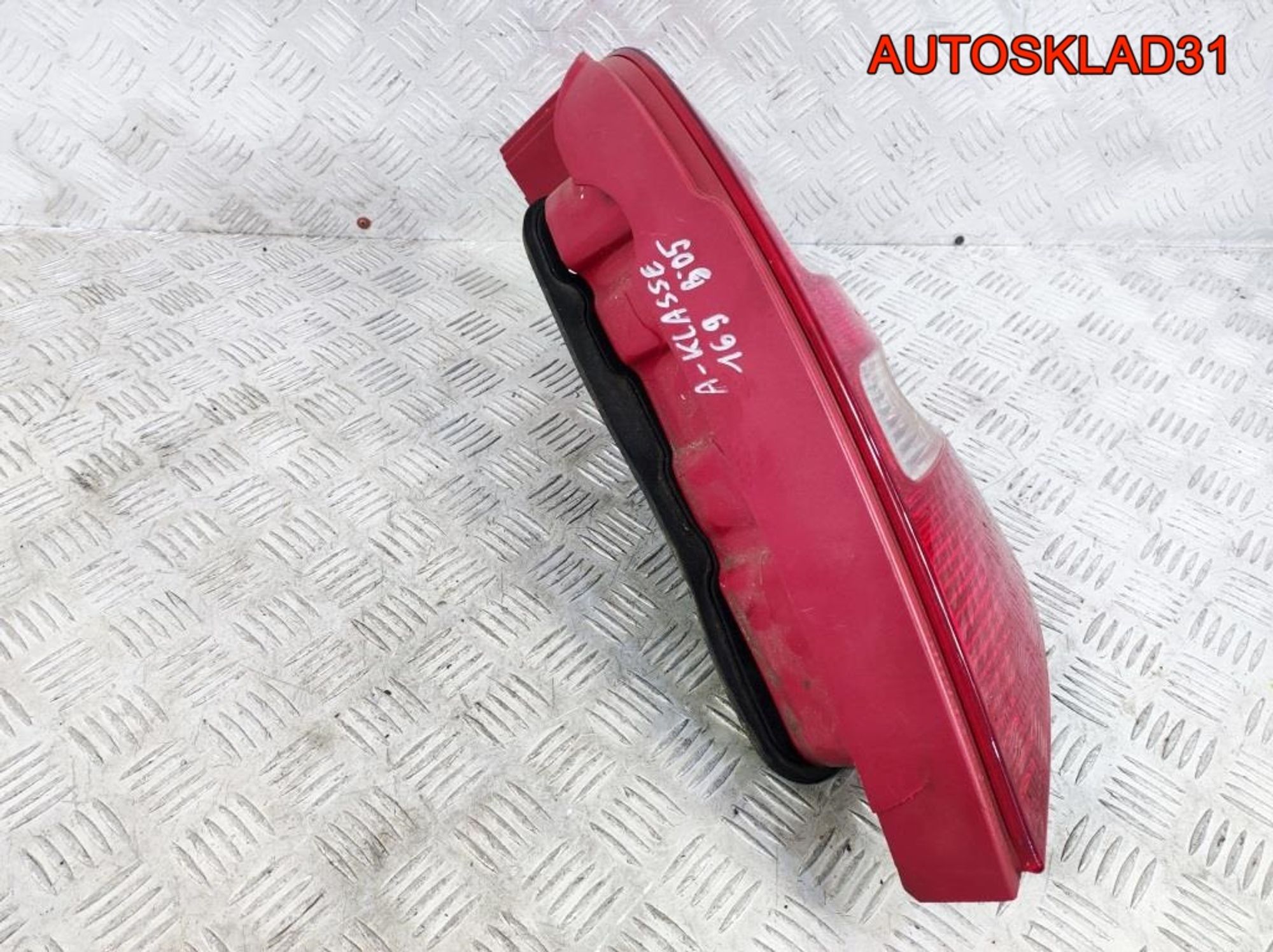 Фонарь задний правый Mercedes W169 A1698200464, 1700 рублей, Дубовое