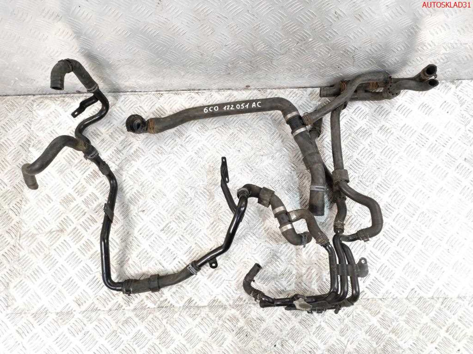 Трубка системы охлаждения Skoda Rapid 1,6 CXM Дизель 6C122051AC, 6000 рублей, Дубовое