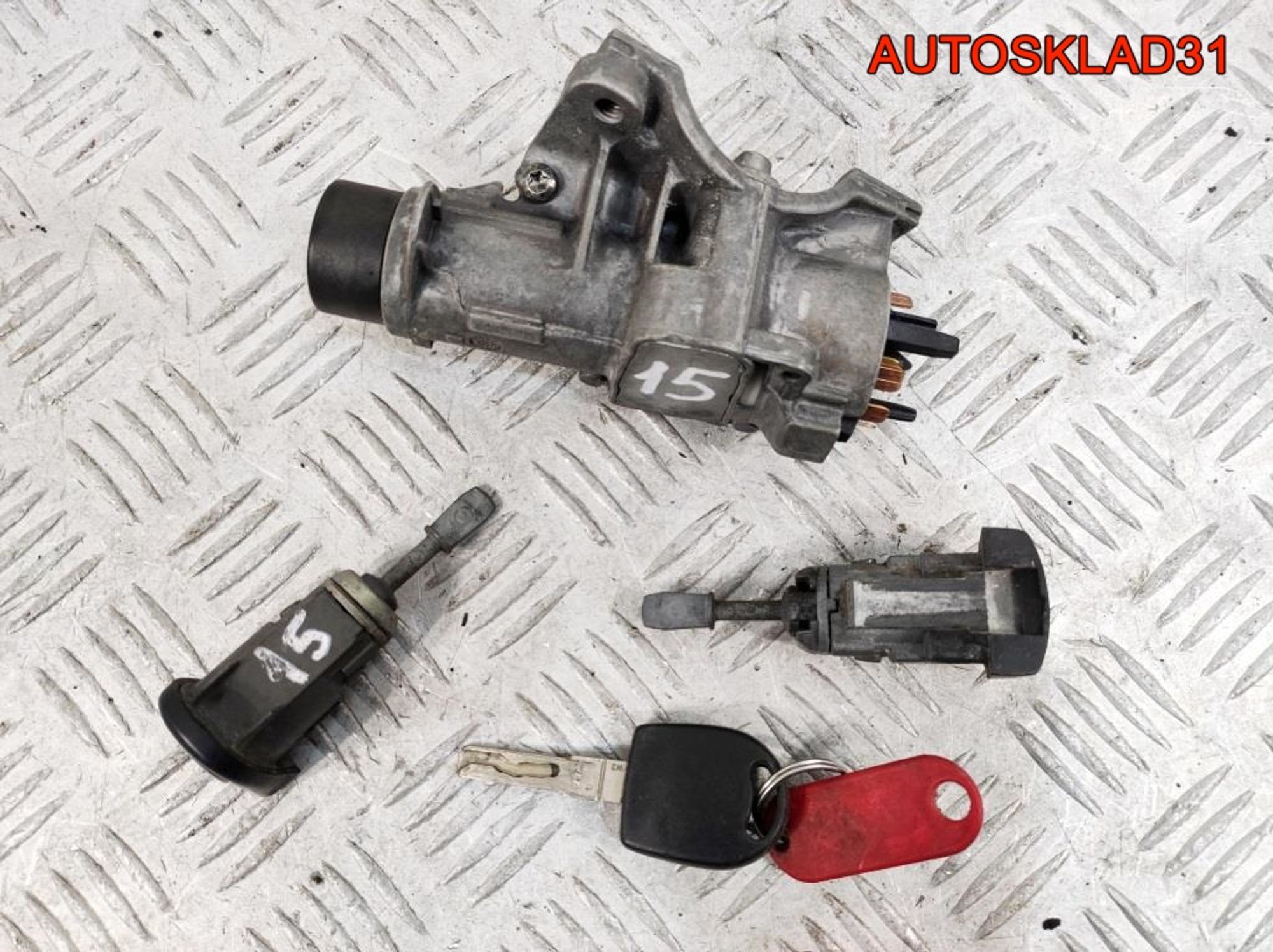 Комплект замок зажигания и личинки с ключом VW Golf 4 4B0905851C, 4100 рублей, Дубовое