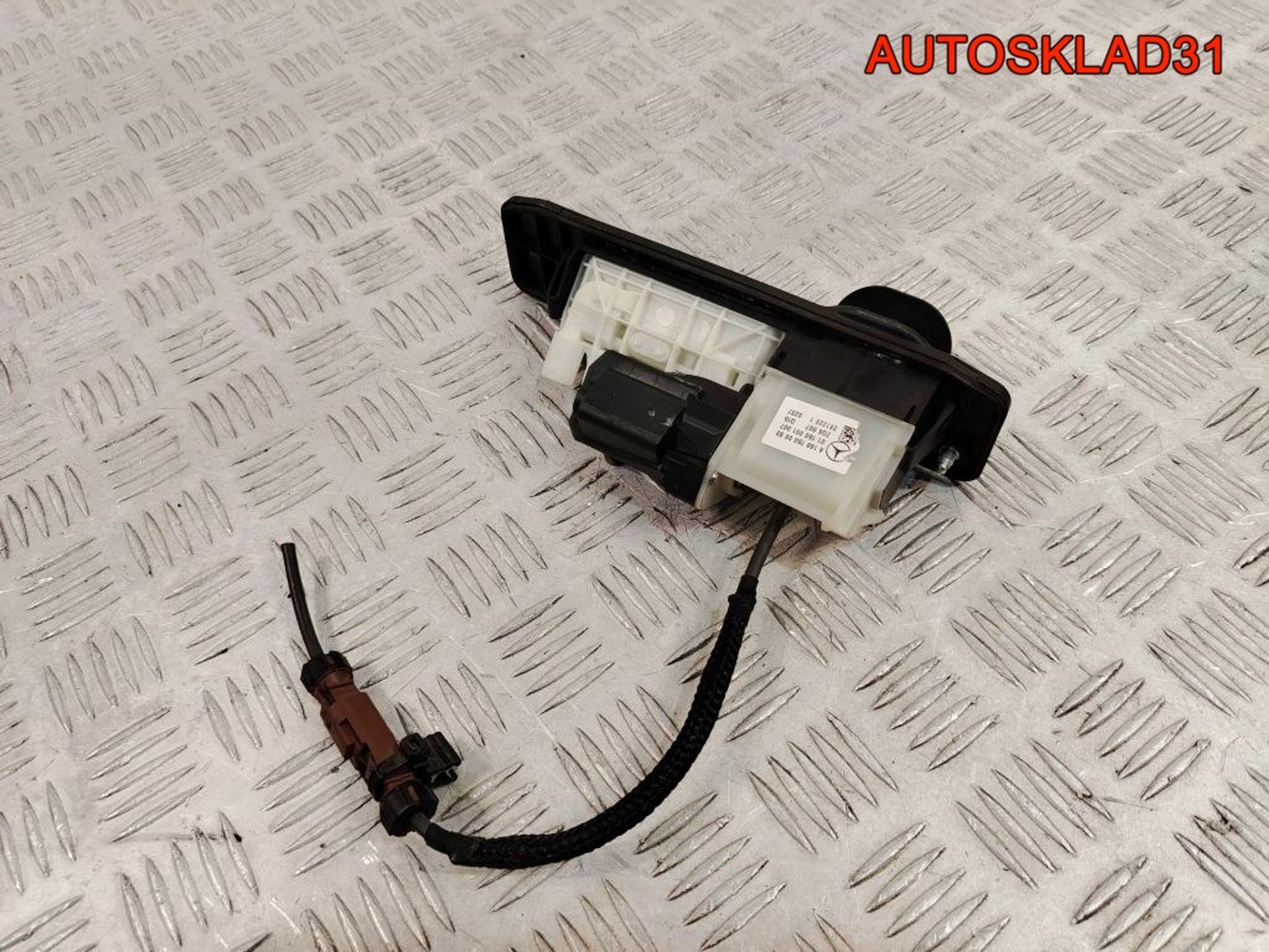 Ручка двери багажника с камерой Mercedes Benz W166 A1667500993, 12000 рублей, Дубовое