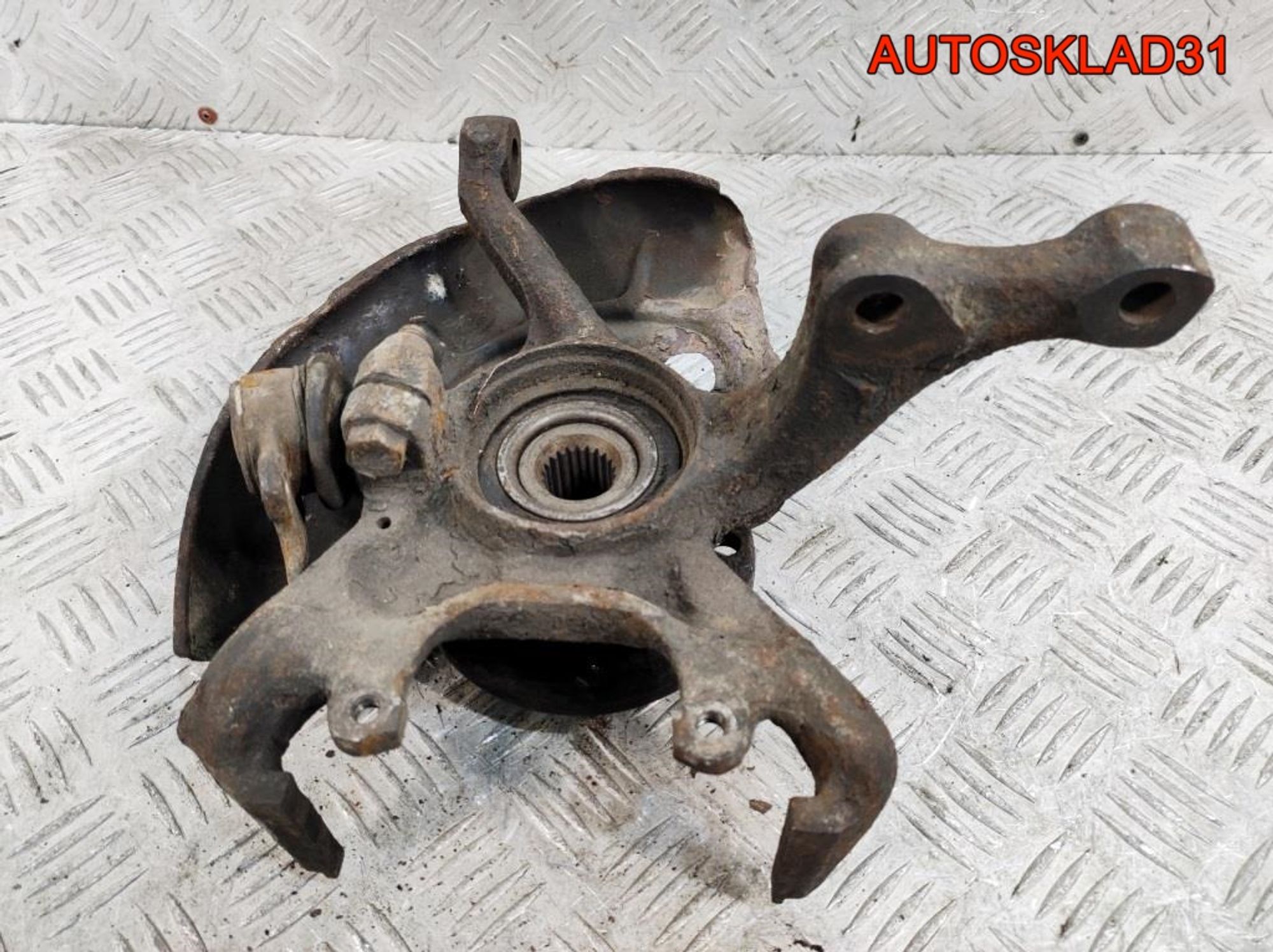 Кулак поворотный передний левый VW Golf 3 191407255C, 1400 рублей, Дубовое