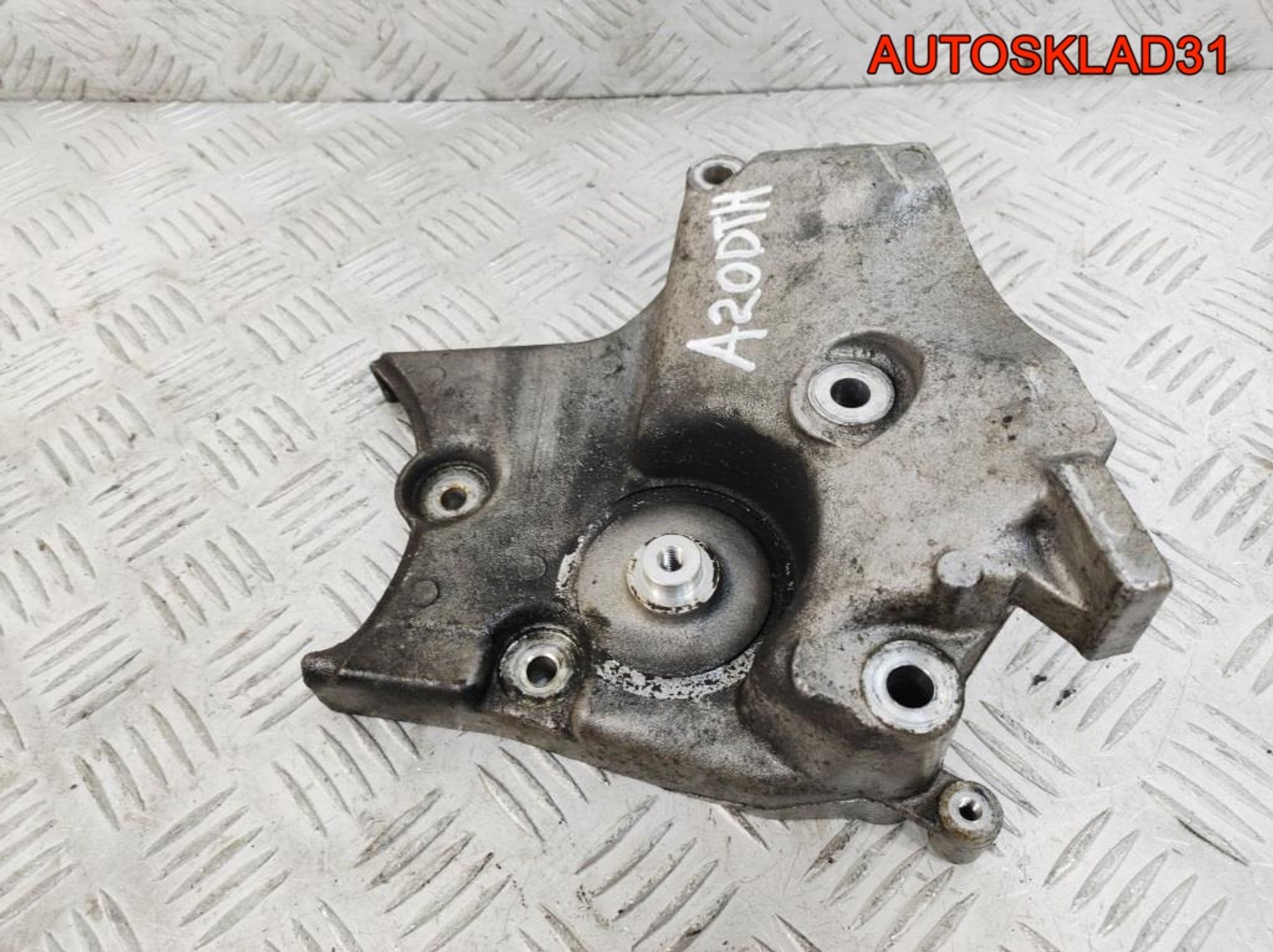 Кронштейн двигателя правый Opel Insignia 55566020, 900 рублей, Дубовое