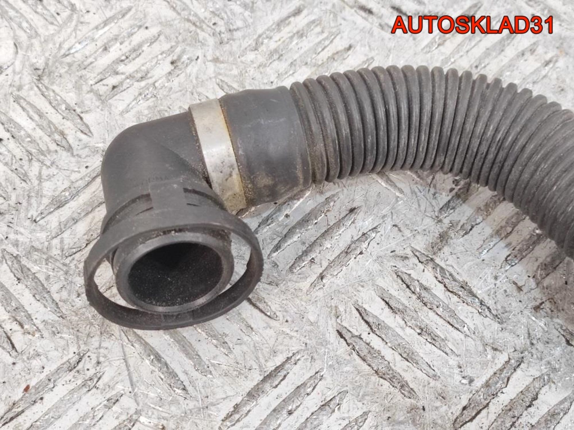 Патрубок воздушного насоса A6 C6 2,4 BDW Бензин 4F0133889G, 1200 рублей, Дубовое