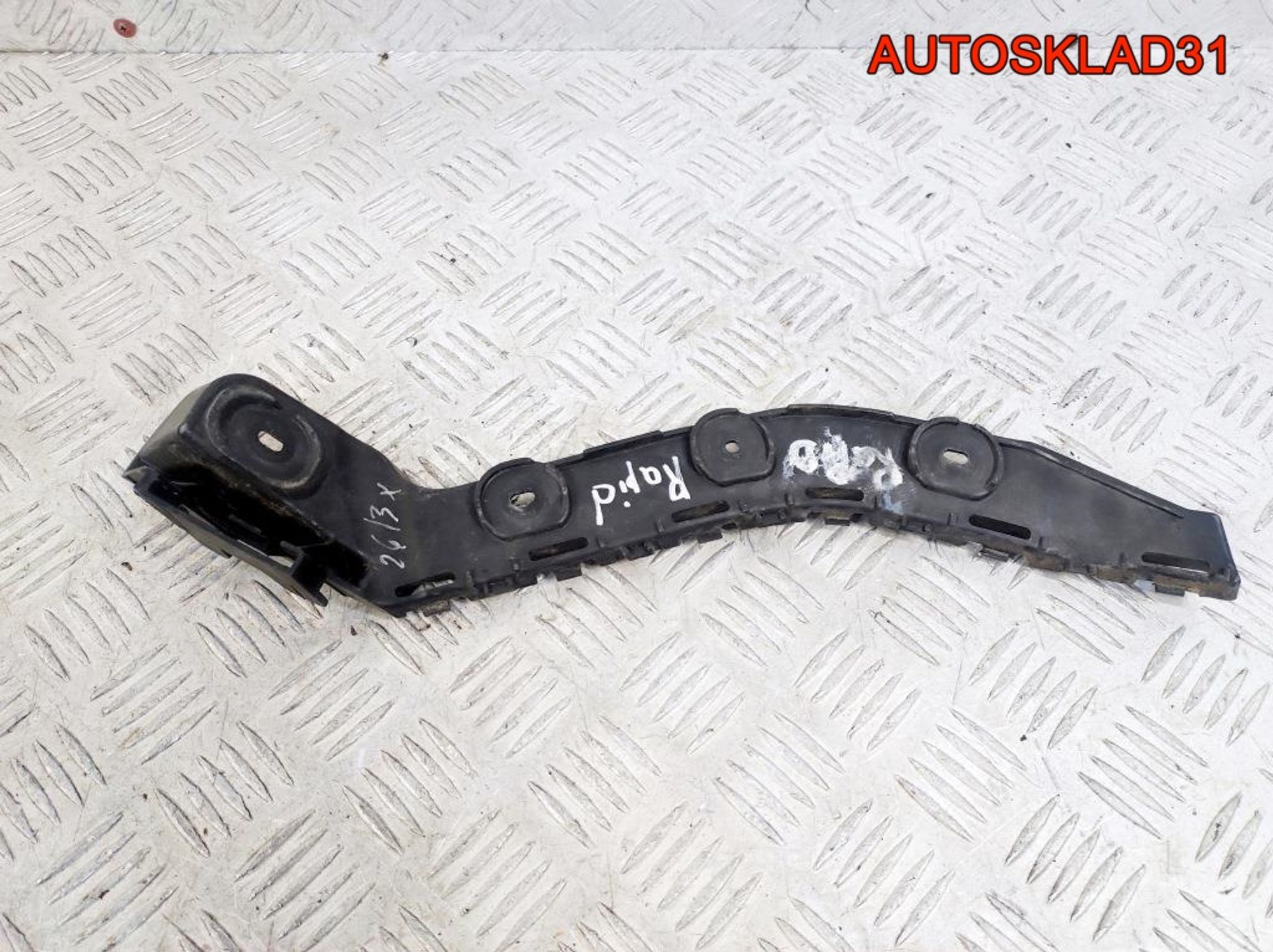 Направляющая заднего бампера правая Skoda Rapid, 900 рублей, Дубовое