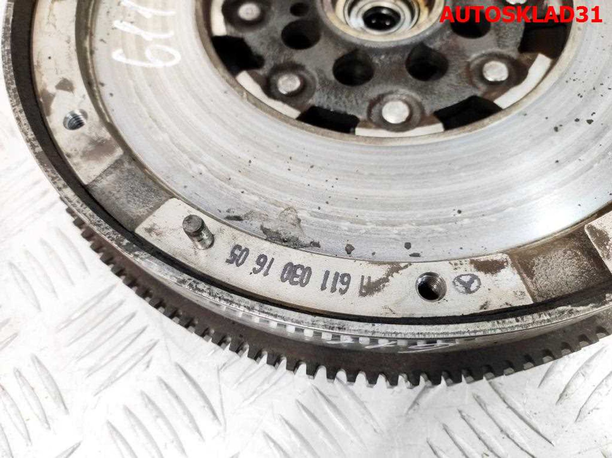 Маховик в сборе со сцеплением Mercedes W203 A6110301605, 15000 рублей, Дубовое