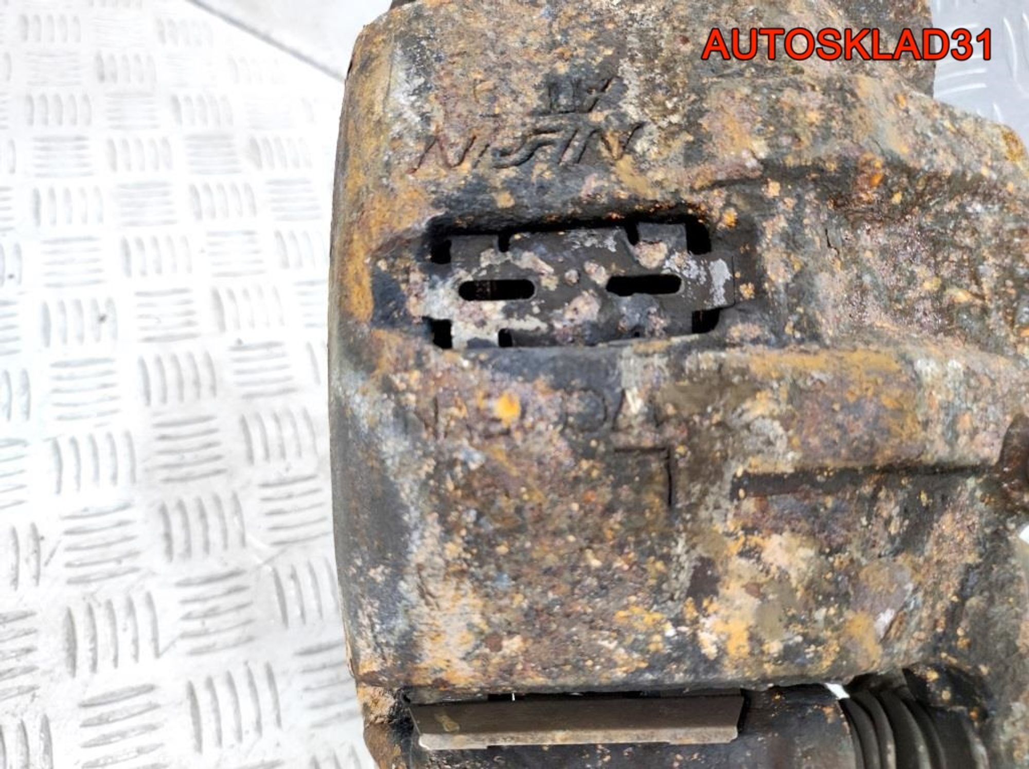 Кулак передний левый в сборе Honda Shuttle 2.3  F23A7, 7000 рублей, Дубовое