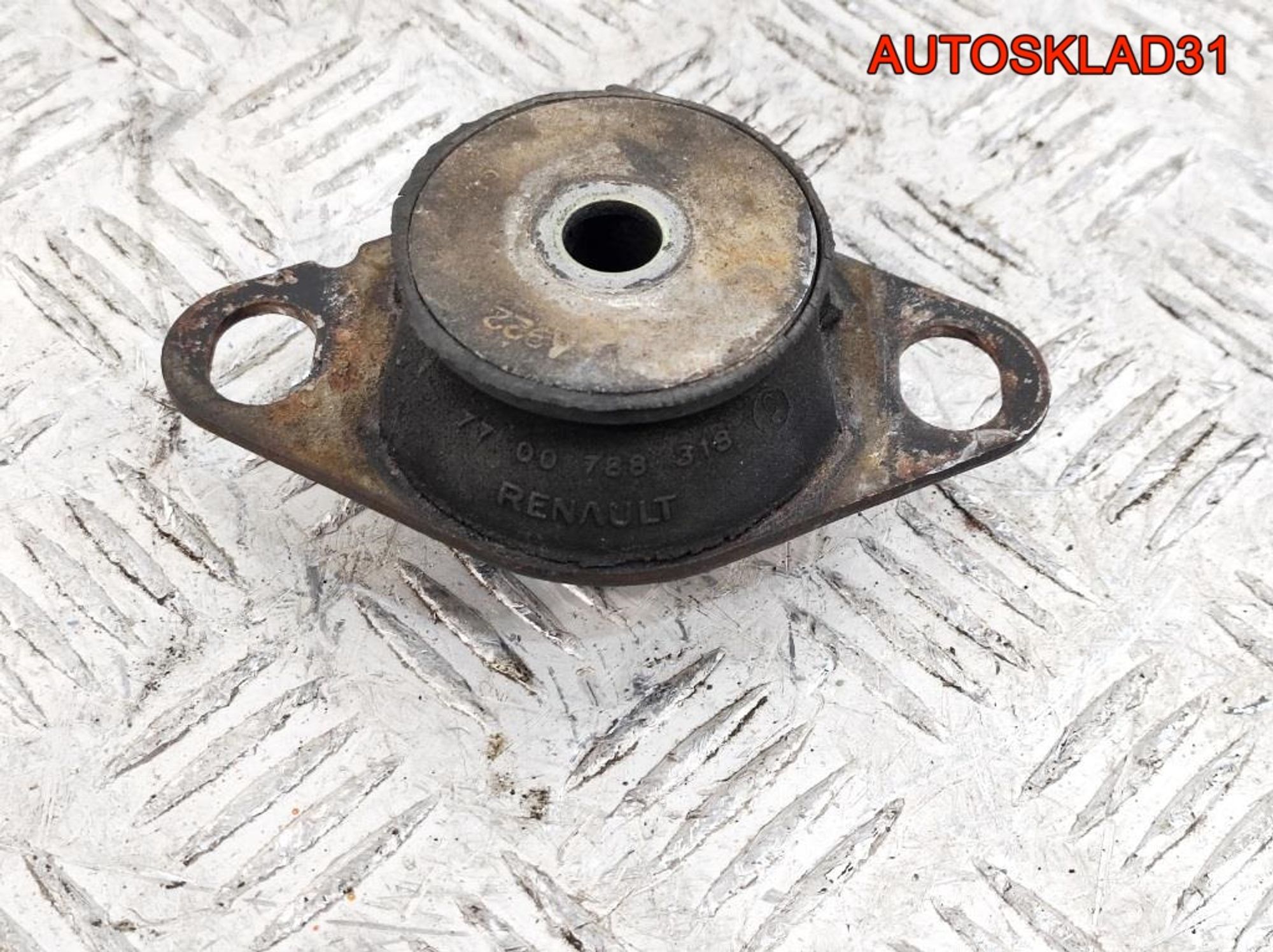 Опора МКПП левая Renault Megane 1 1,6 K4M 7700788318, 1000 рублей, Дубовое