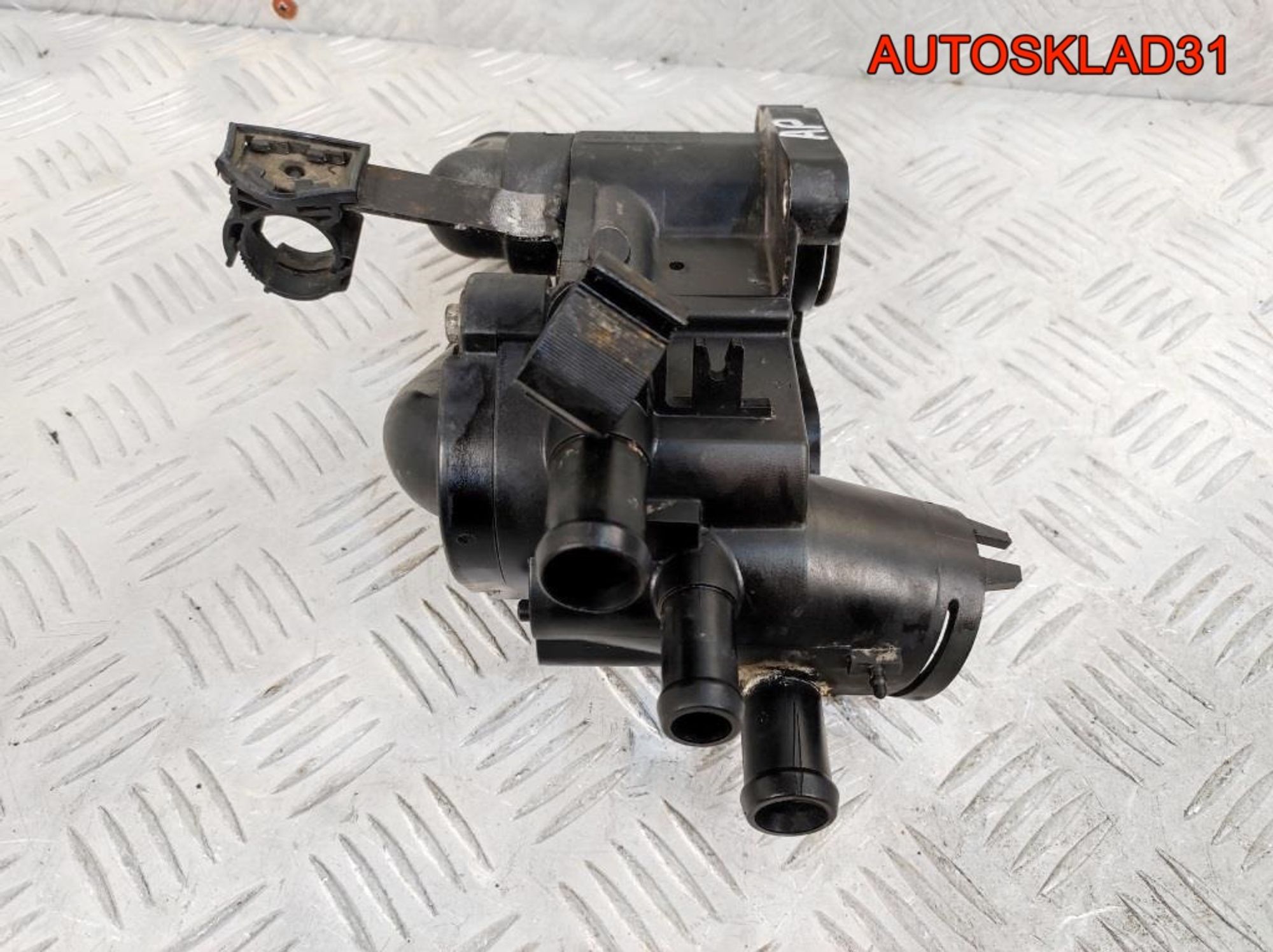 Корпус термостата Skoda Fabia 1,4 Бензин 032121111AP, 900 рублей, Дубовое