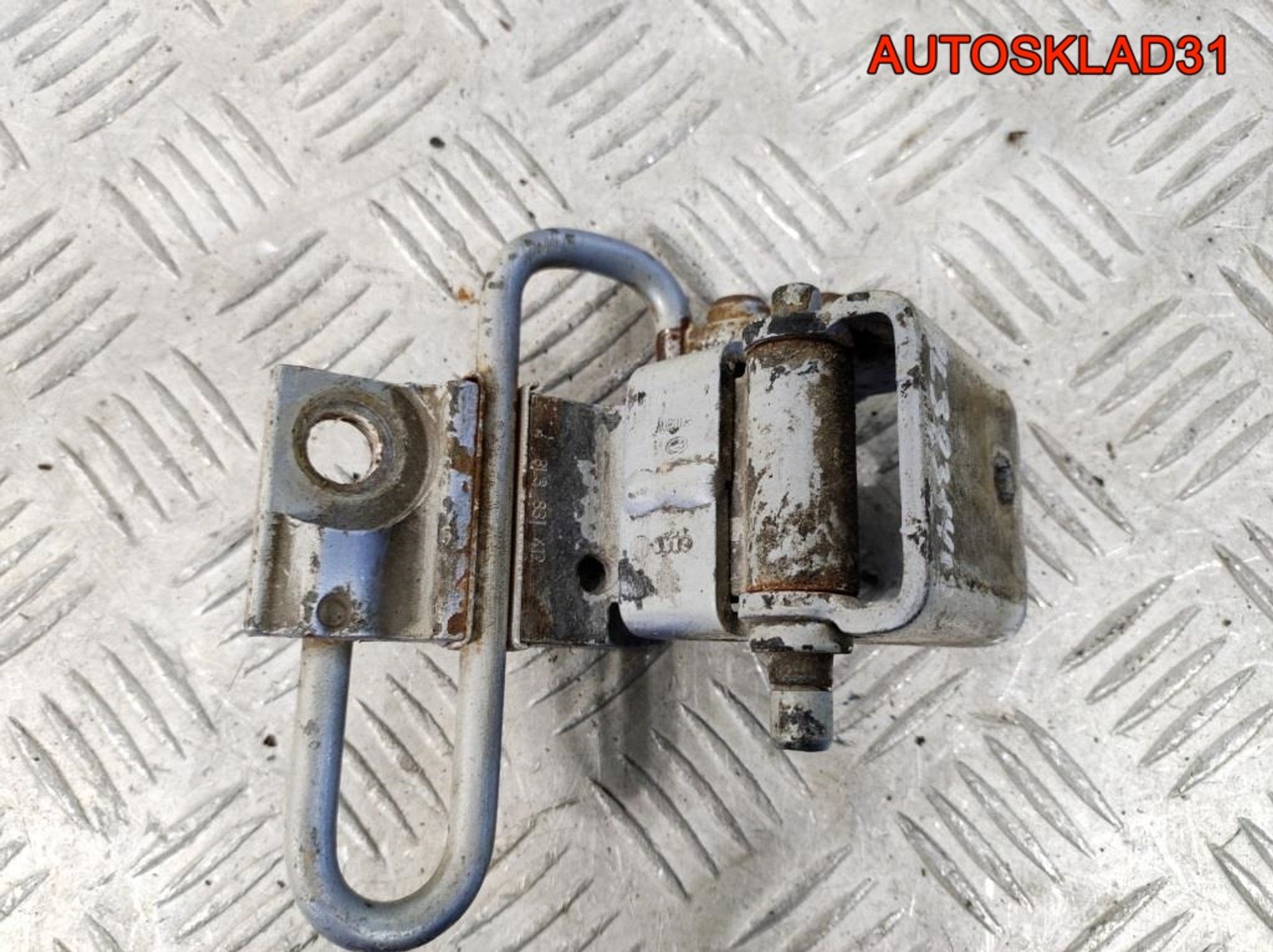 Петля двери передняя правая нижняя Audi A3 8L1, 4500 рублей, Дубовое