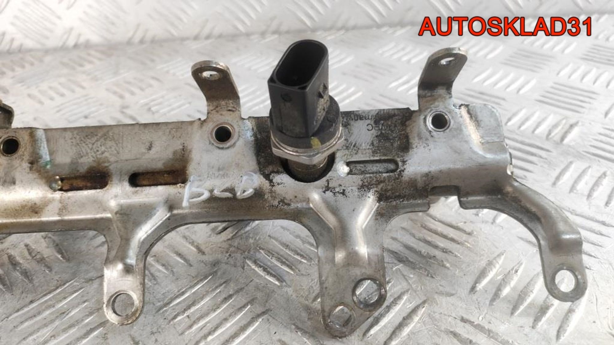 Рейка топливная VW Passat B6 1,8 BZB 06J133317G, 1000 рублей, Дубовое