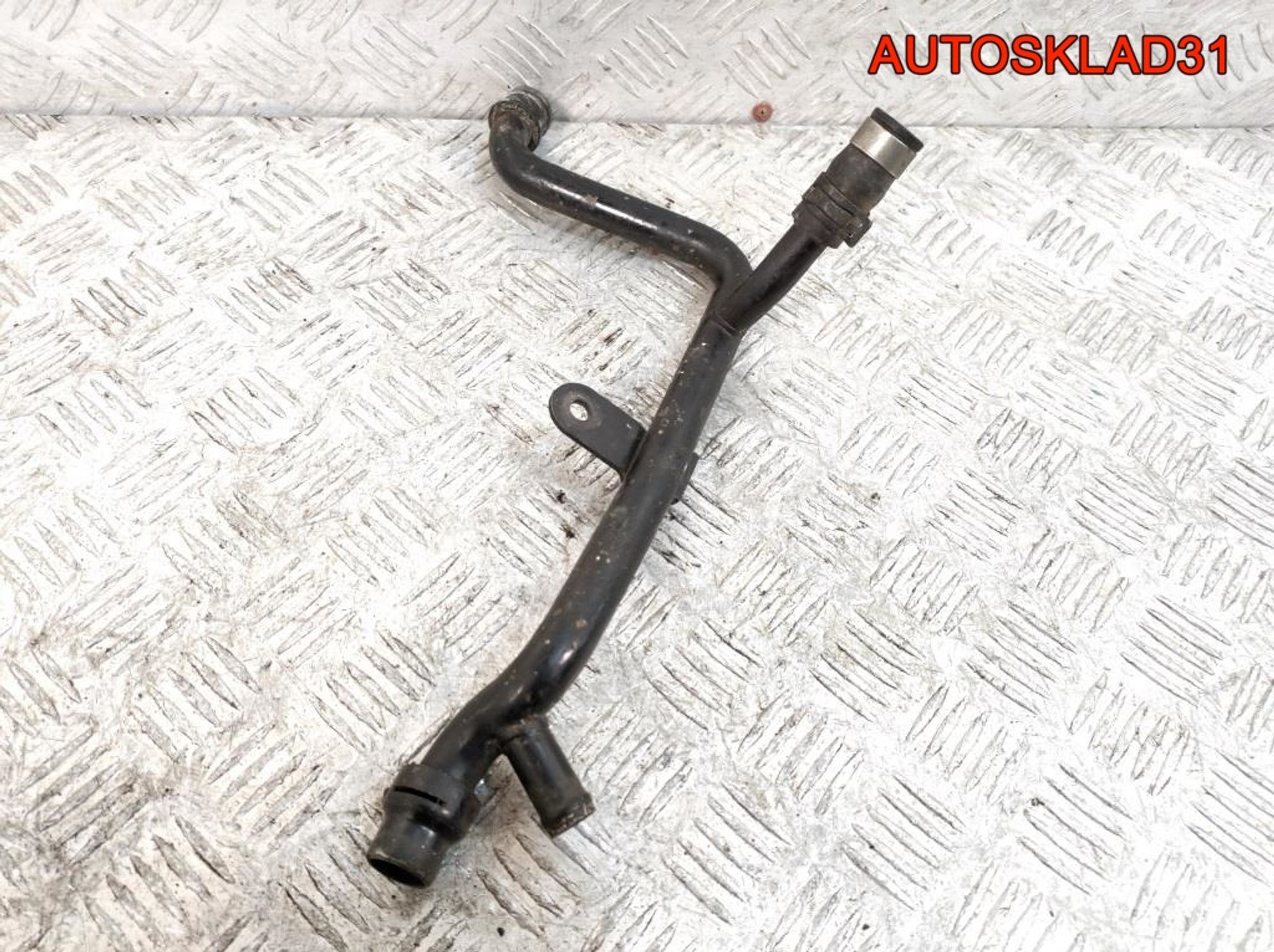 Трубка системы охлаждения VW Passat B5 1,6 Бензин 06B121065D, 600 рублей, Дубовое