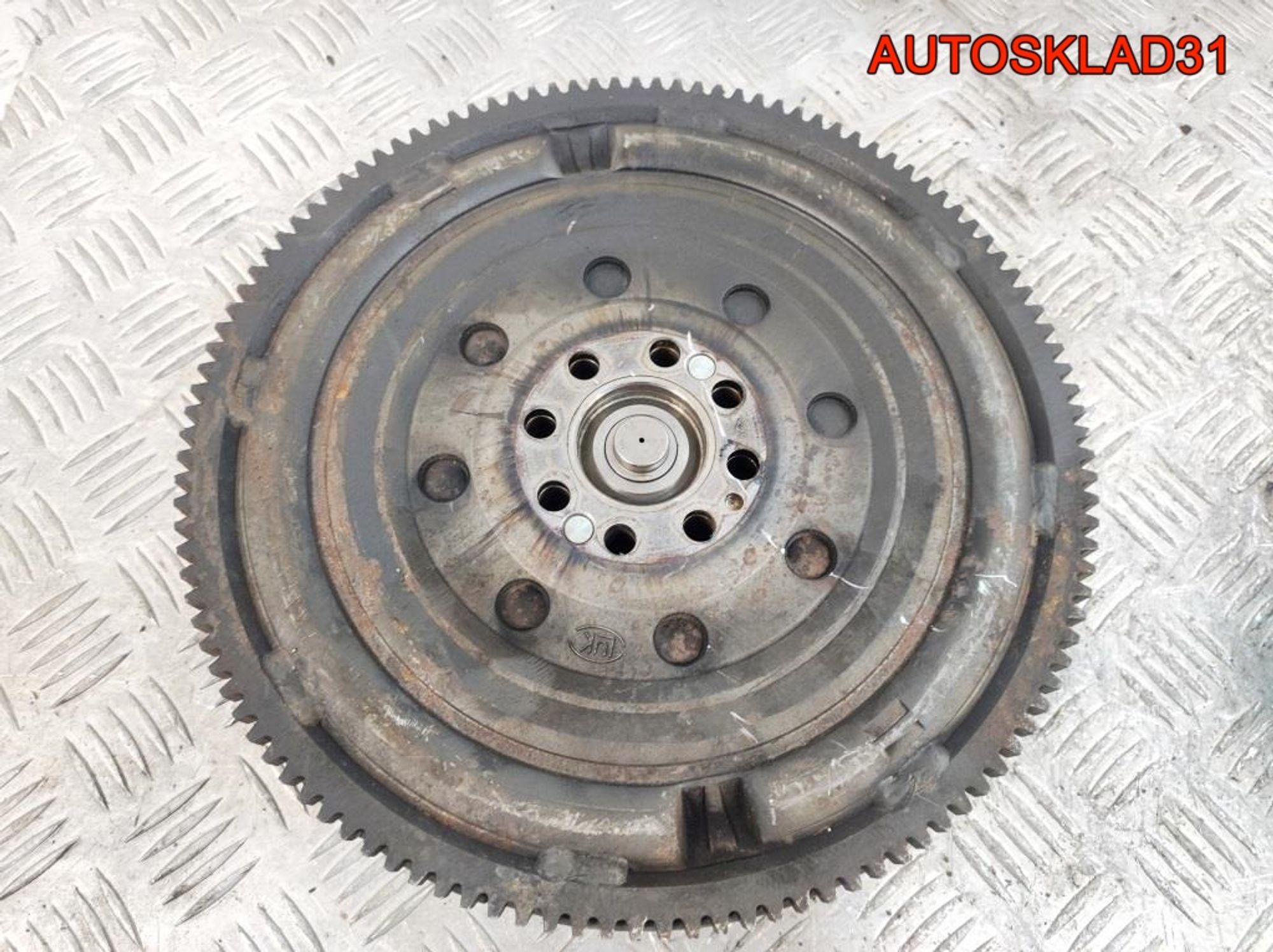 Маховик с корзиной Audi A6 C5 2,5 AKN Дизель 059105266A, 12000 рублей, Дубовое