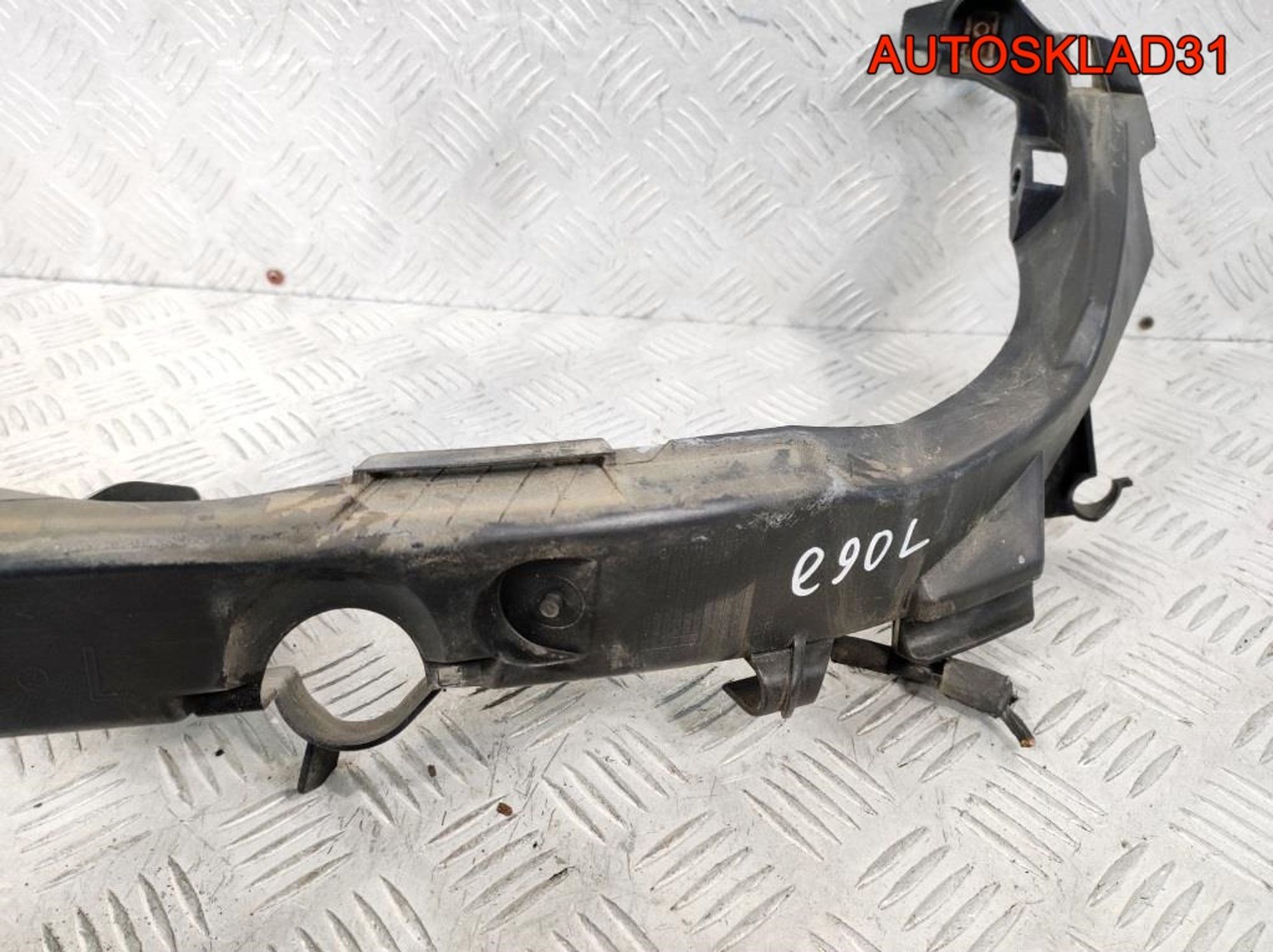 Кронштейн фар левый BMW E90 51117116707, 1400 рублей, Дубовое