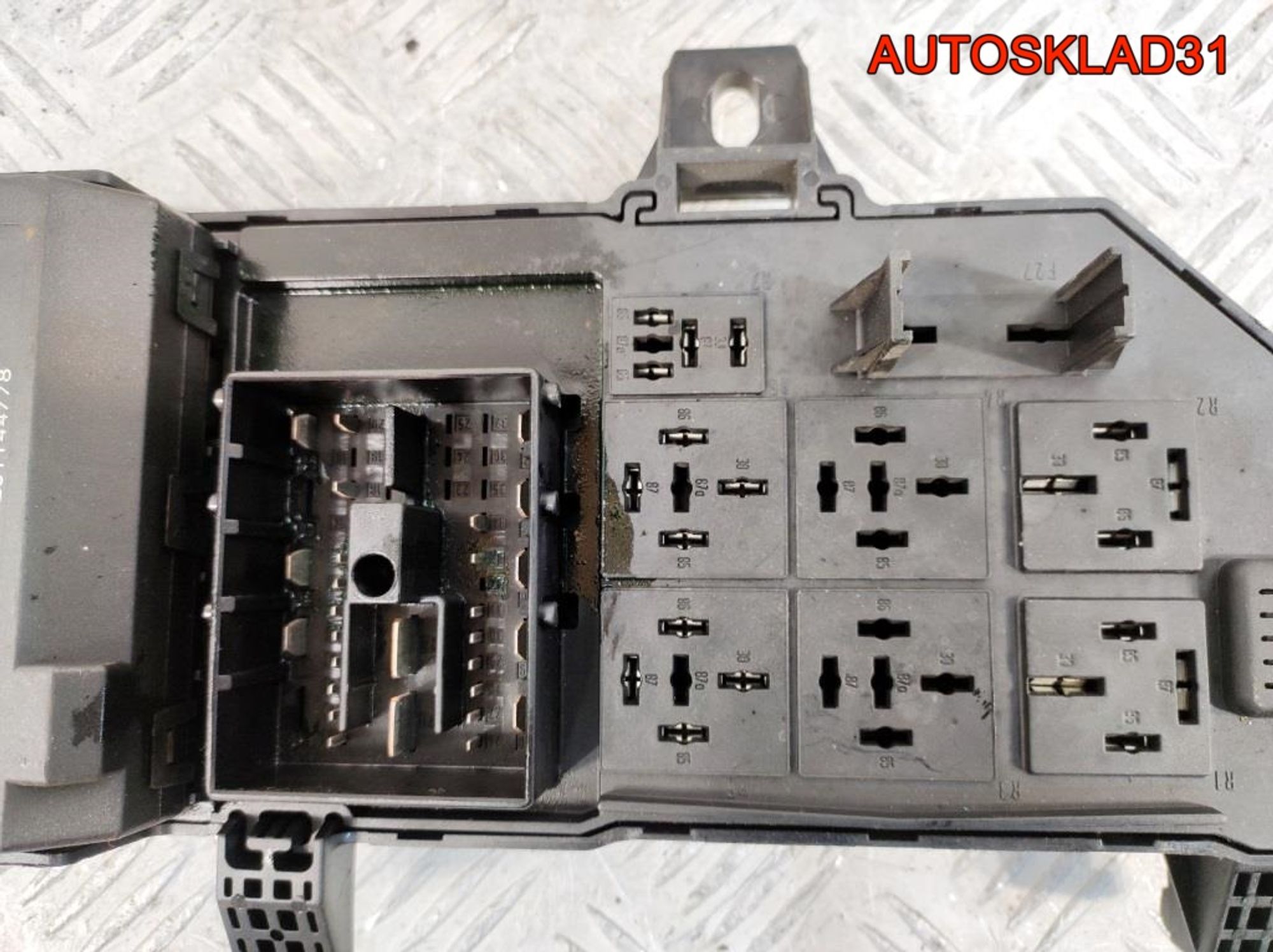 Блок предохранителей Opel Vectra C 13223679, 2100 рублей, Дубовое