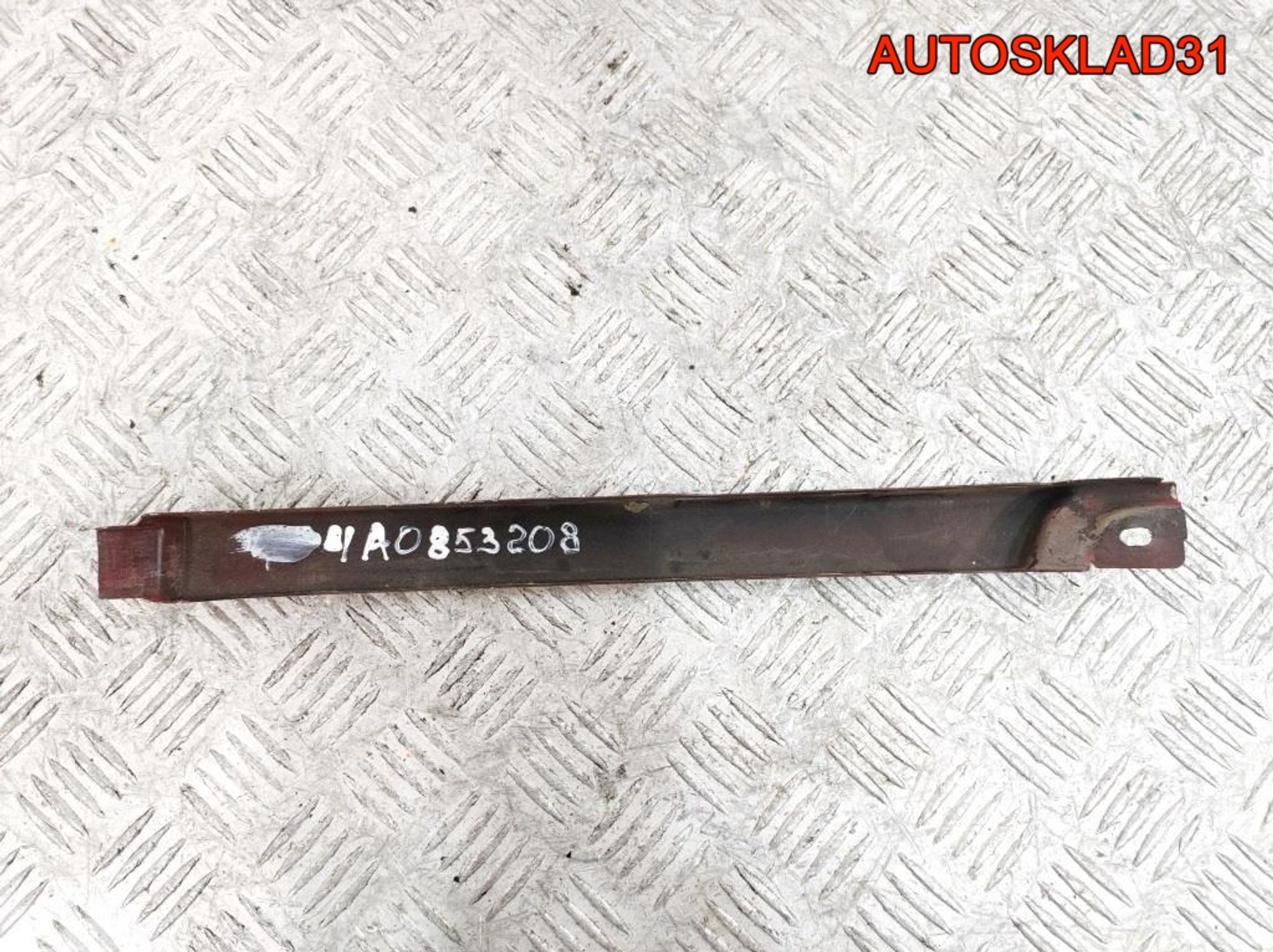 Планка под фару правая Audi 100 C4 4A0853208, 1200 рублей, Дубовое