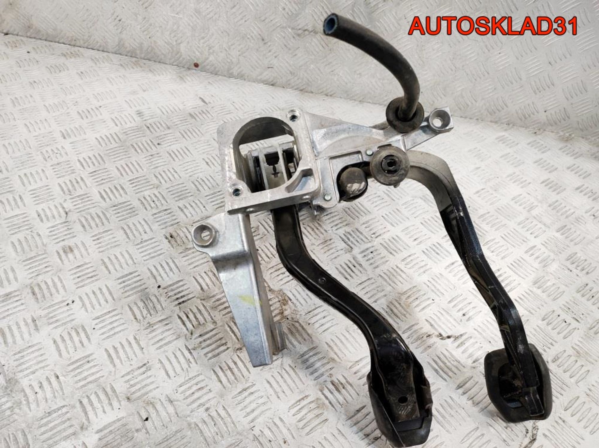 Блок педалей МКПП VW Passat B5 8D1721117P, 3600 рублей, Дубовое