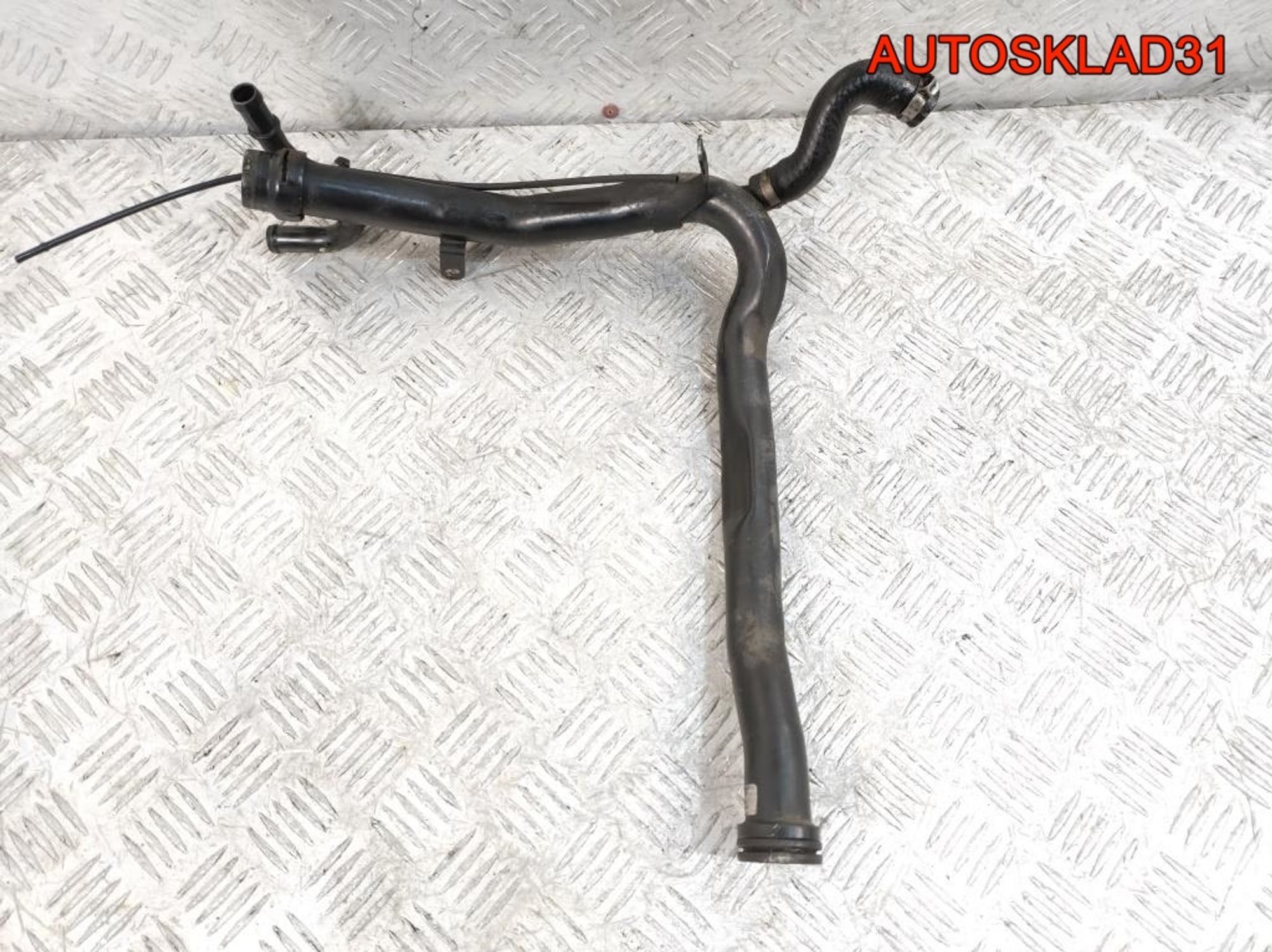 Трубка охлаждающей жидкости Audi A6 C5 3,0 BBJ 06C121071C, 1000 рублей, Дубовое