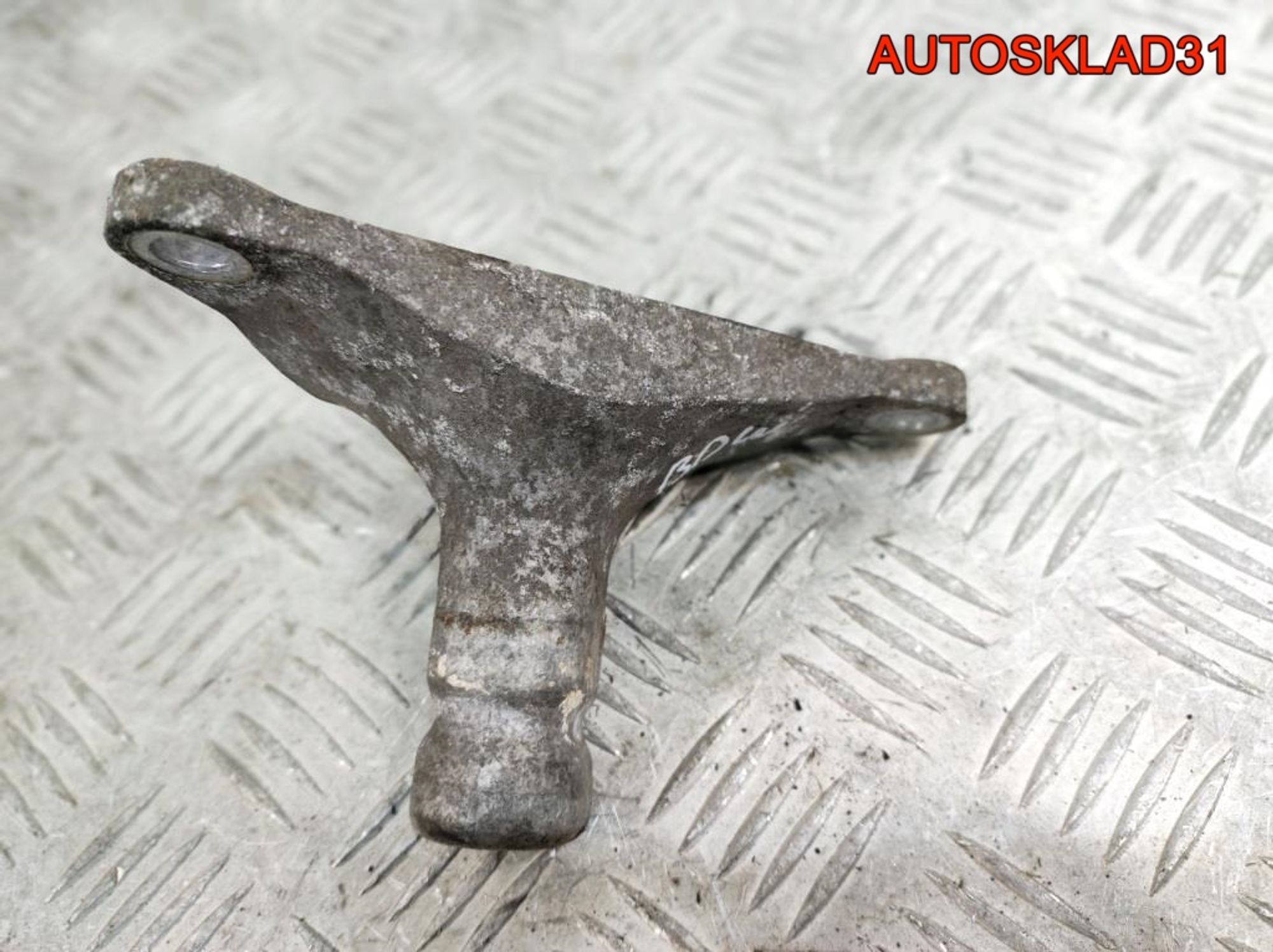 Кронштейн двигателя передний Audi A6 C6 4F0199343G, 500 рублей, Дубовое