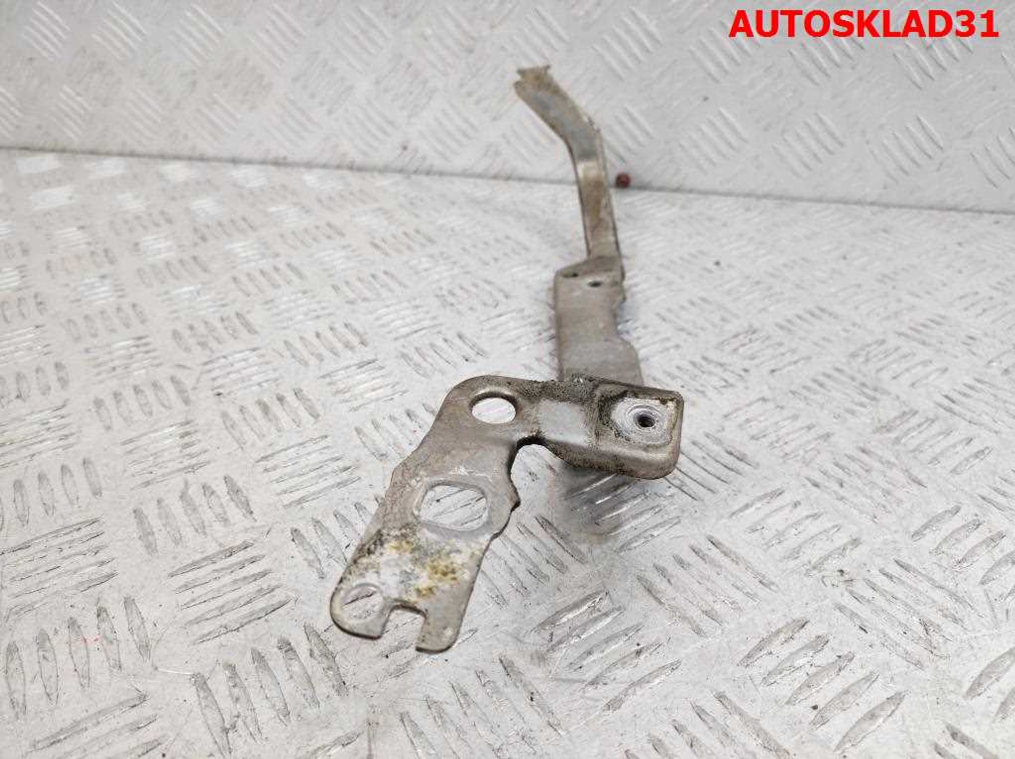 Кронштейн крепления крыла правый Audi A6 C7 4G0807592B, 500 рублей, Дубовое