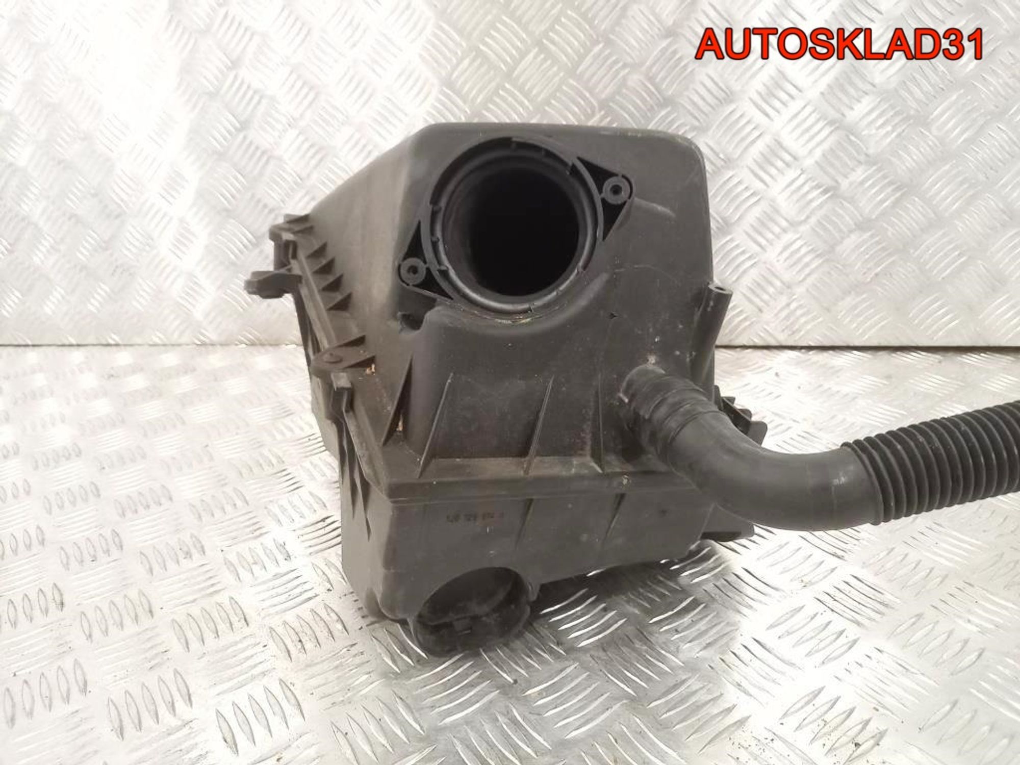 Корпус воздушного фильтра VW Golf 4 1J0129607AC, 1800 рублей, Дубовое