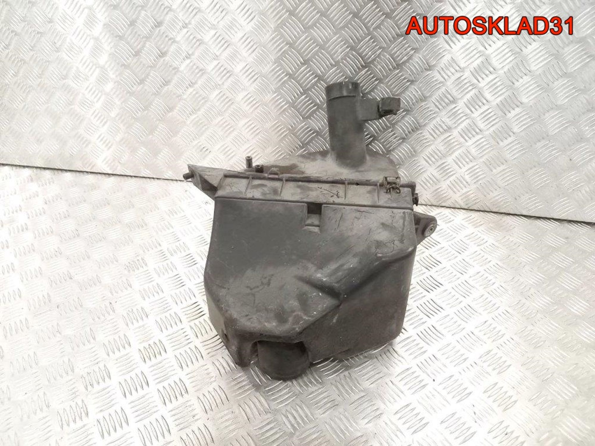 Корпус воздушного фильтра VW Passat B5 8D0129607M, 3200 рублей, Дубовое