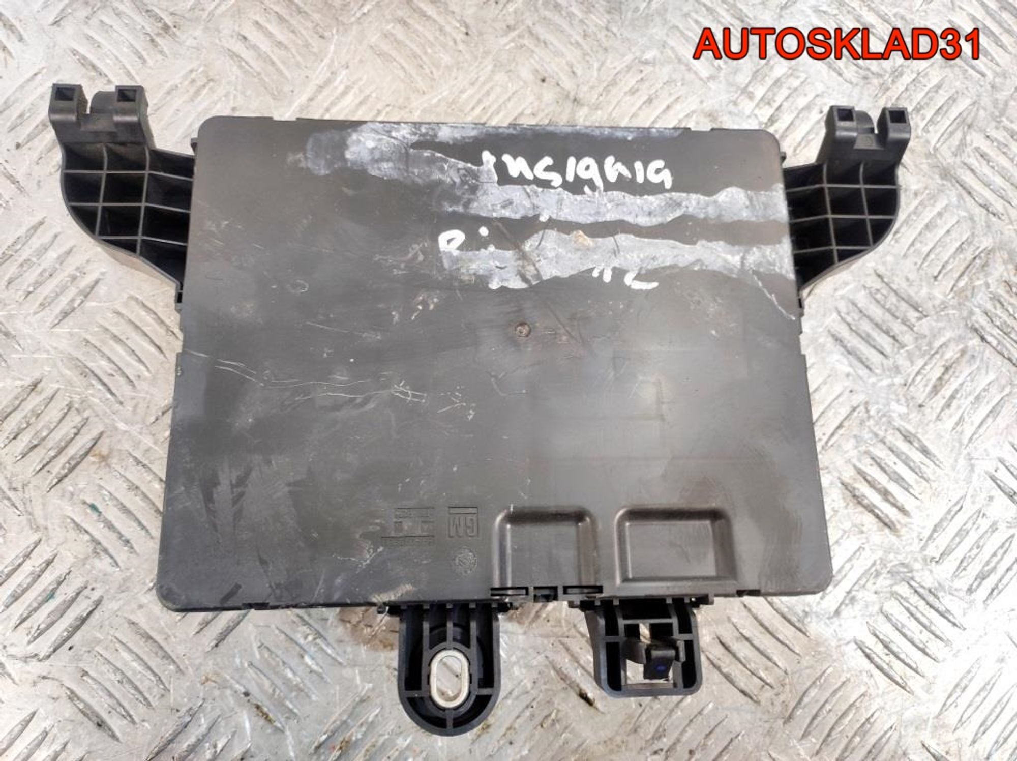 Блок предохранителей Opel Insignia A20DT 544949969, 2500 рублей, Дубовое