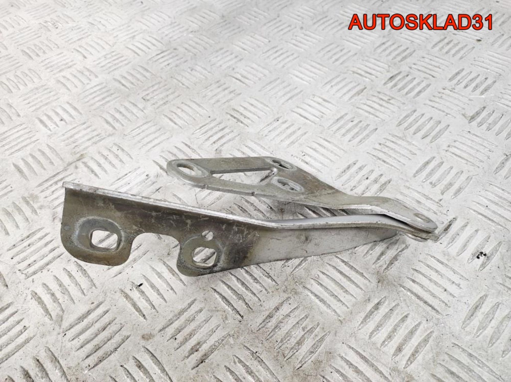 Петля капота правая Opel Astra H 13213448, 900 рублей, Дубовое