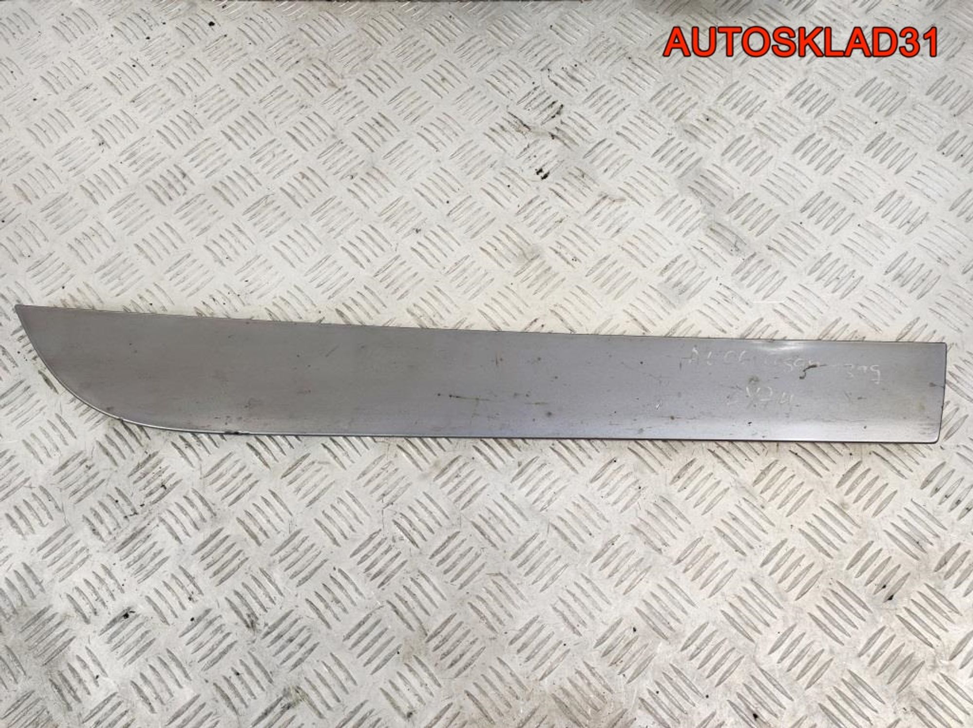 Молдинг задней правой двери Audi A6 C6 4F0853970B, 2300 рублей, Дубовое