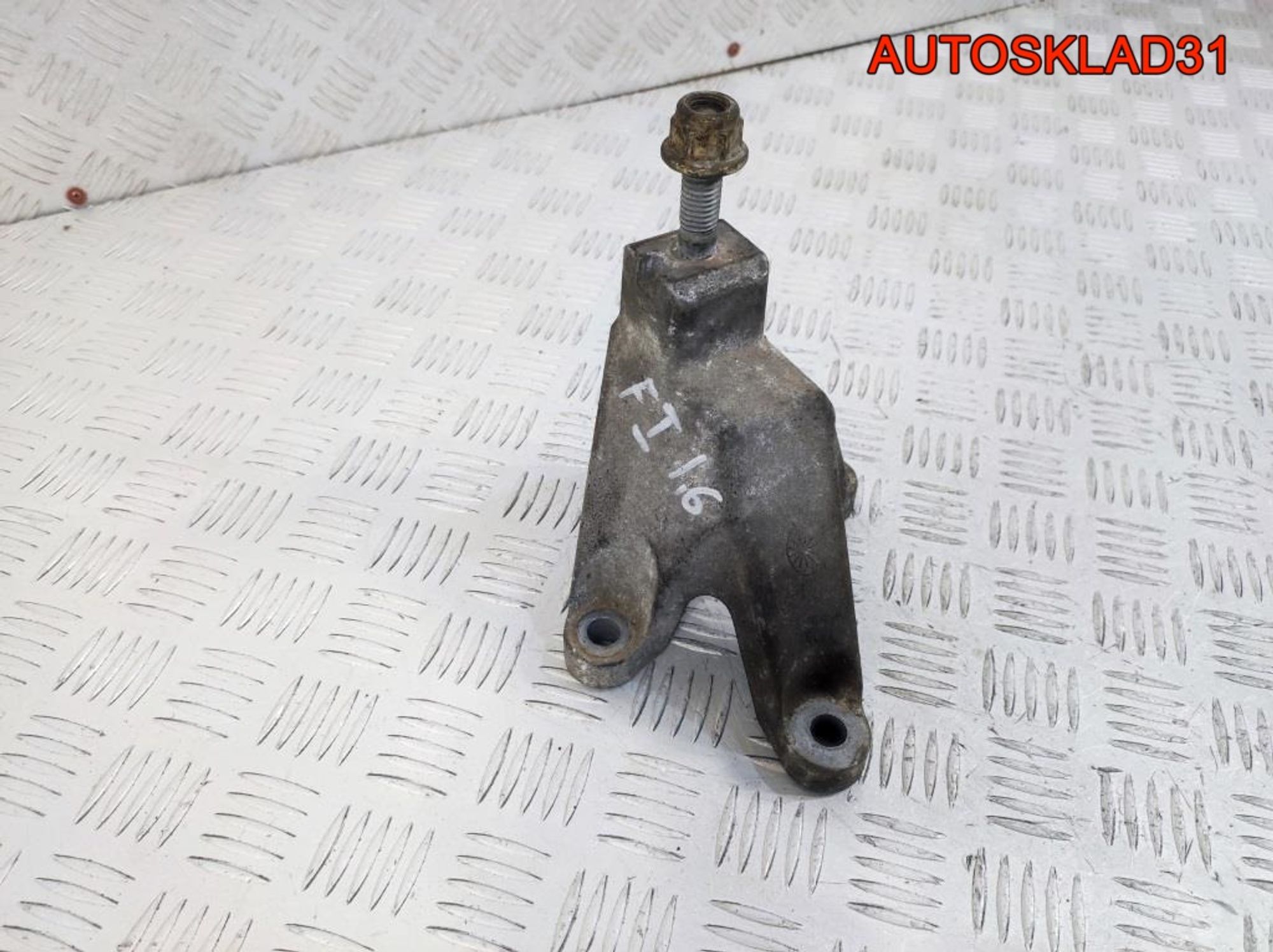 Кронштейн левый МКПП  Ford Focus 1 98AB7M125CG, 900 рублей, Дубовое